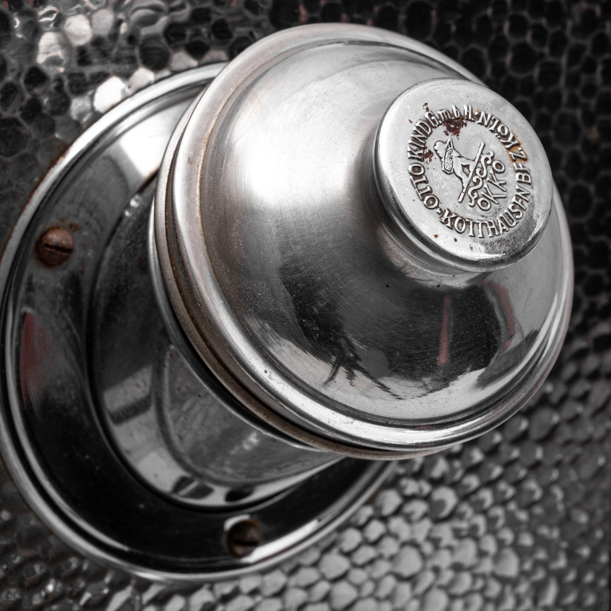 Cafetière en métal française du 20e siècle en vente 2