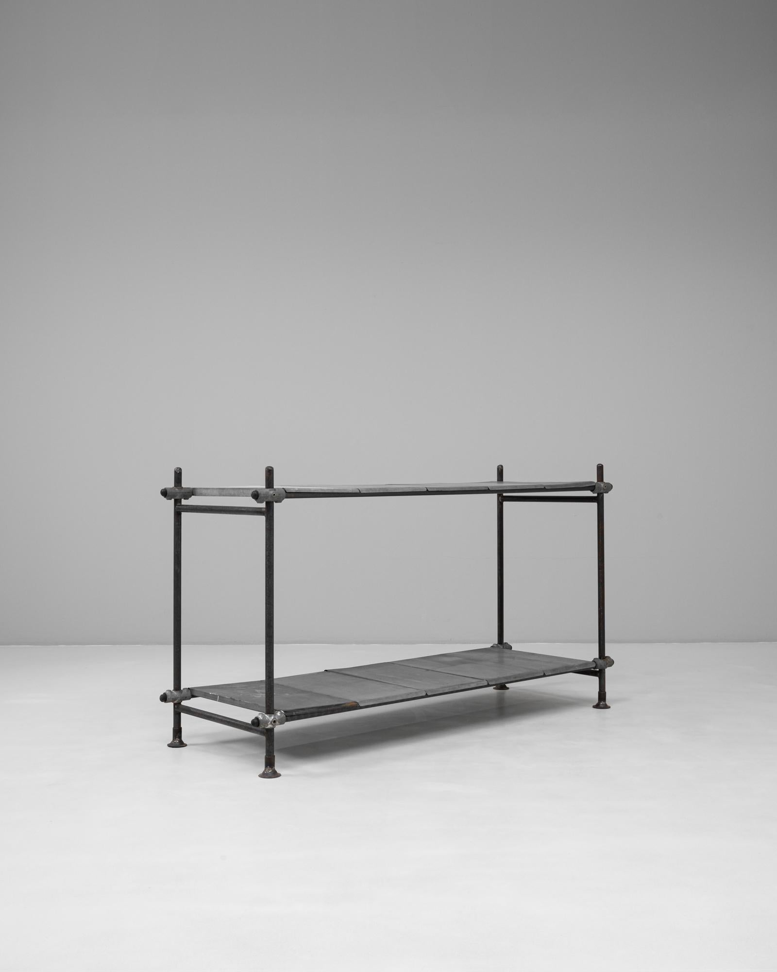 Consola francesa de metal del siglo XX con tablero de cinc Metal en venta