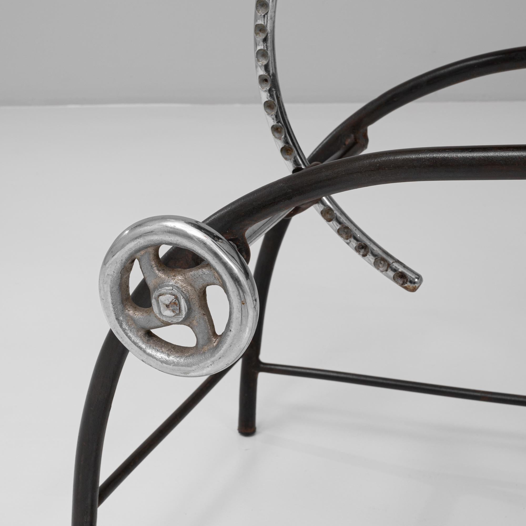 Fauteuil de dentiste en métal français du 20e siècle avec coussins rembourrés en vente 9