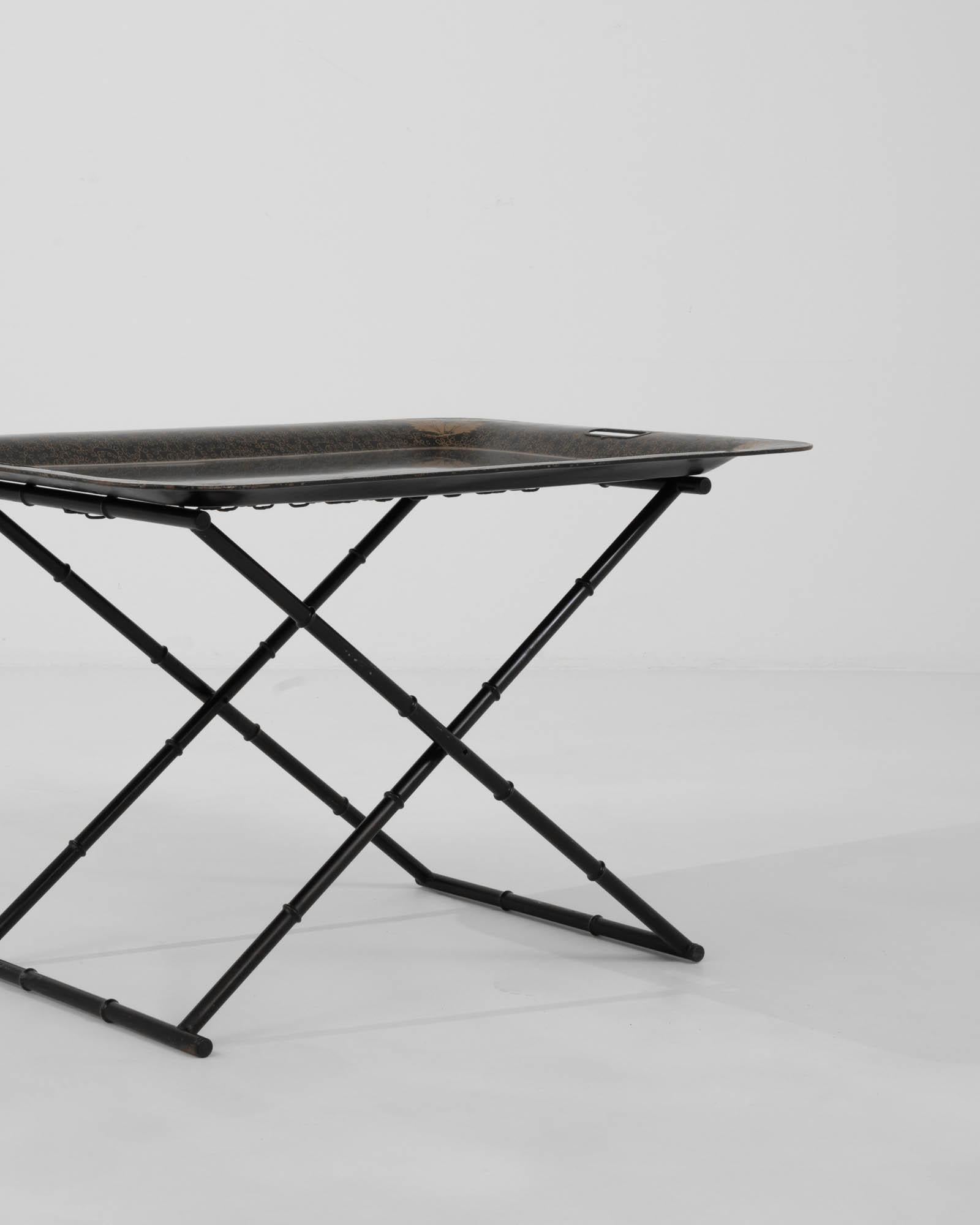 20ième siècle Table basse pliante en métal français du 20e siècle en vente