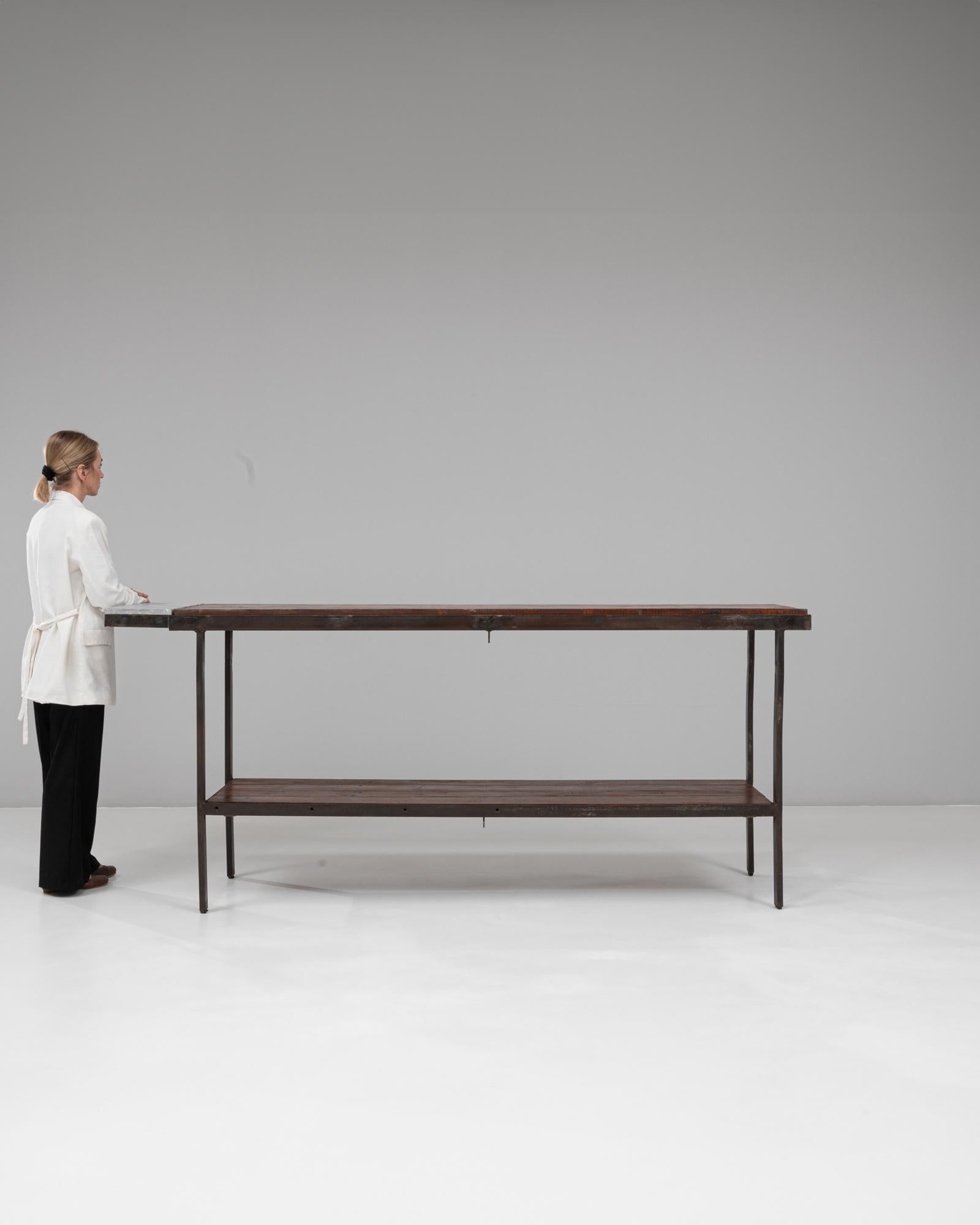 Français Table industrielle en métal du 20e siècle en vente