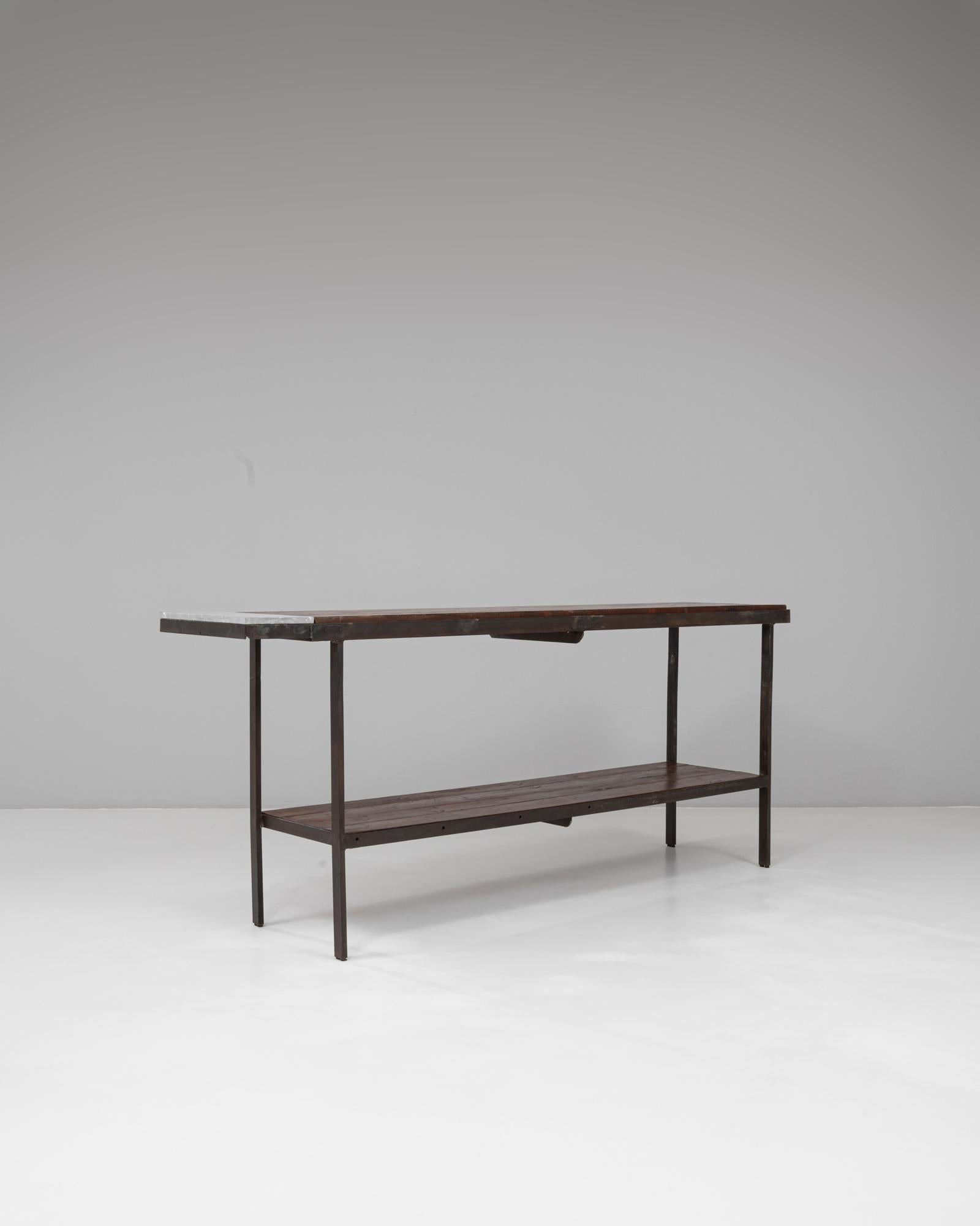 Table industrielle en métal du 20e siècle Bon état - En vente à High Point, NC