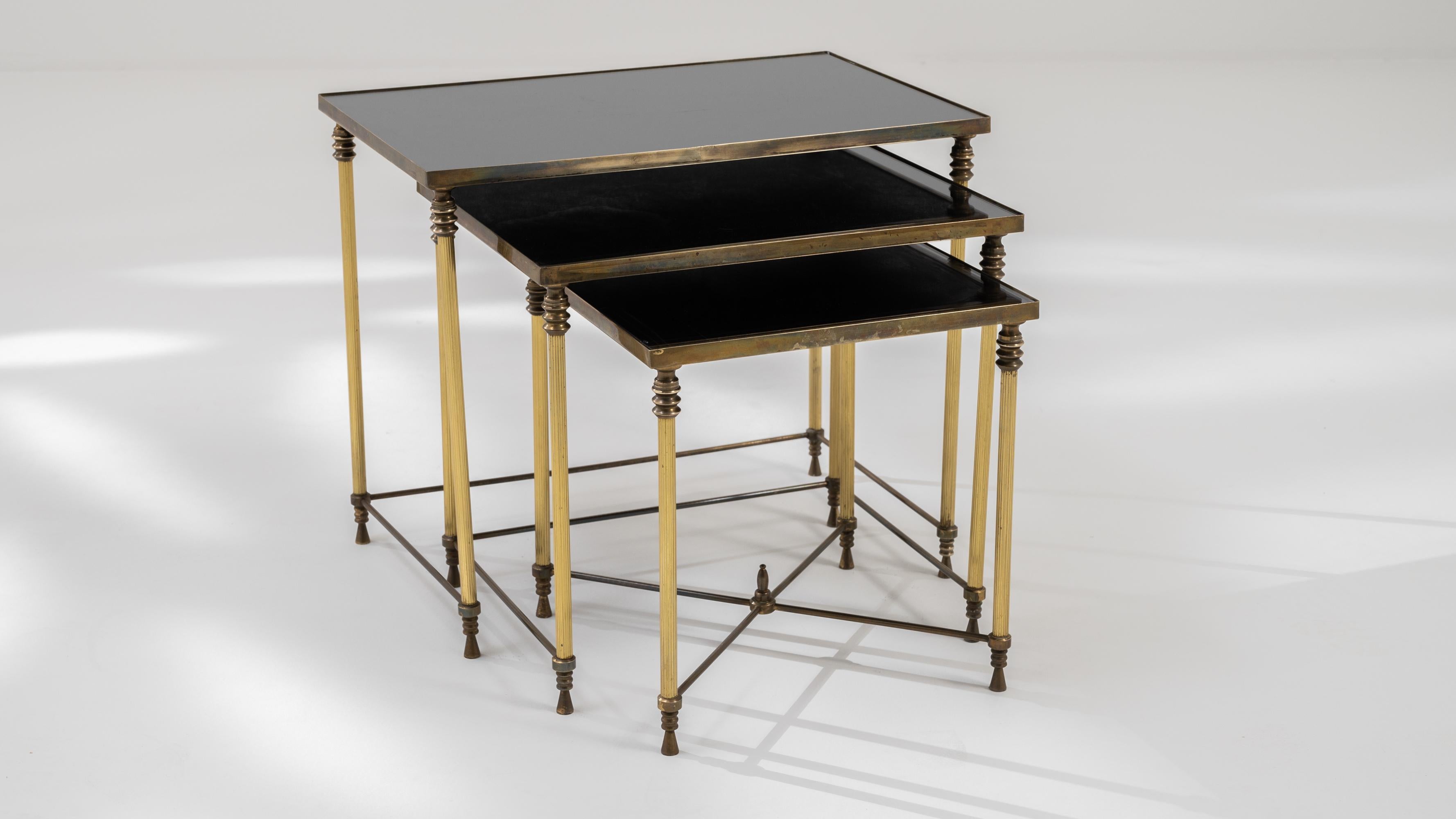 Tables gigognes en métal du 20e siècle, un ensemble  en vente 2