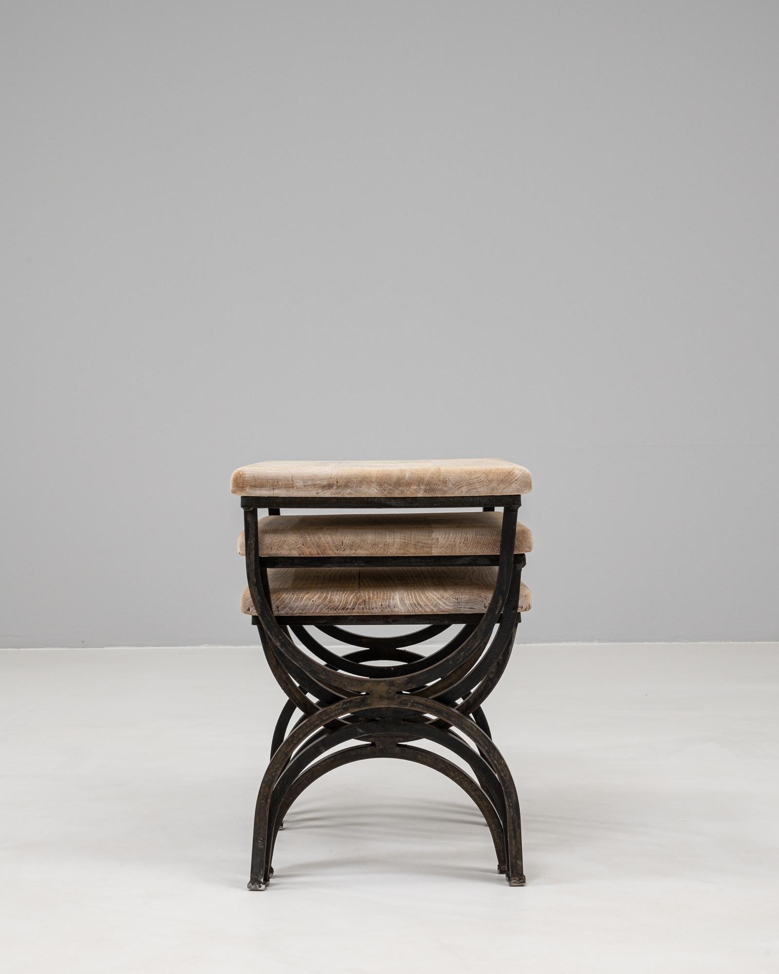 20th Century French Metal Nesting Tables With Wooden Tops, Set of 3 en vente 6