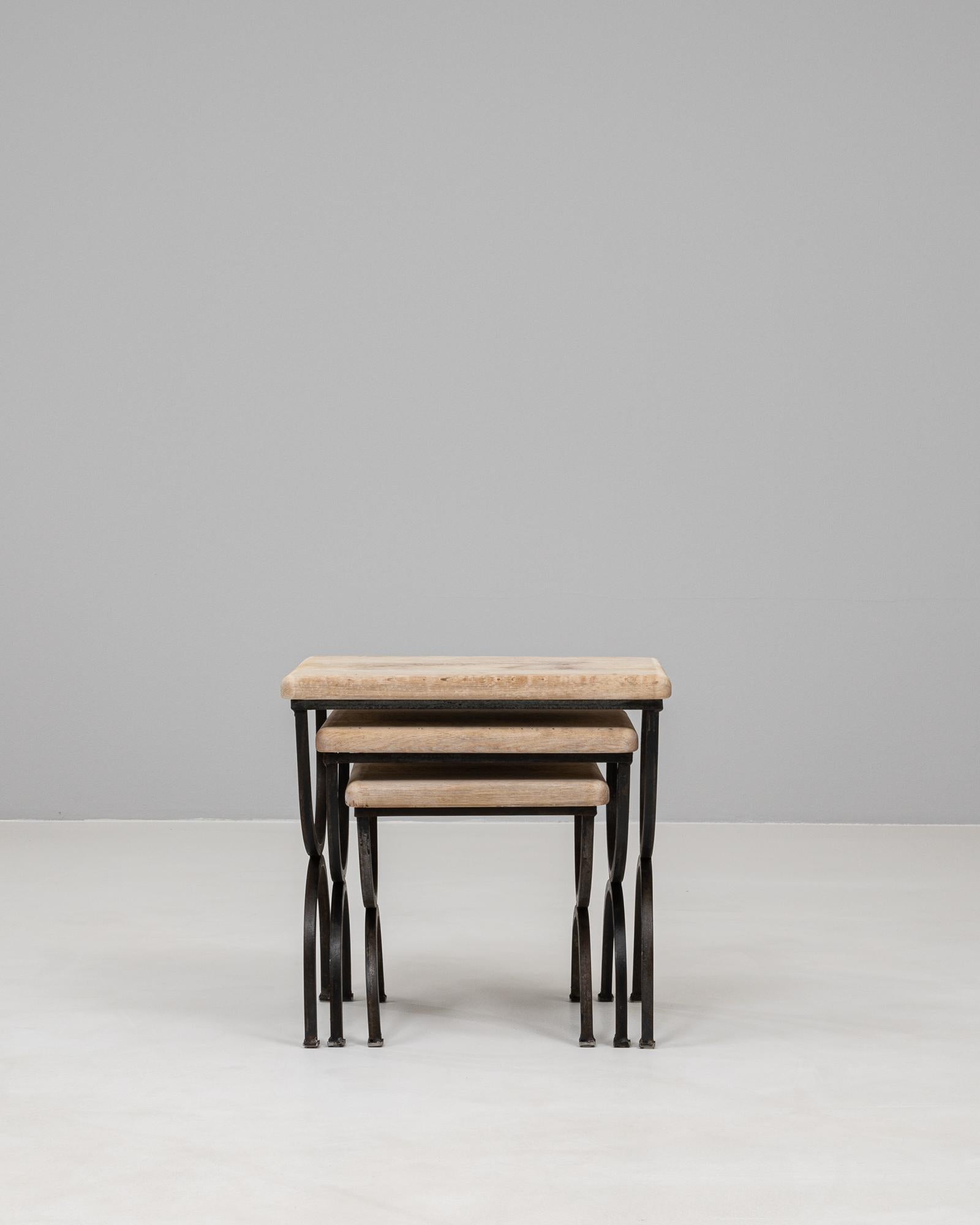 Français 20th Century French Metal Nesting Tables With Wooden Tops, Set of 3 en vente