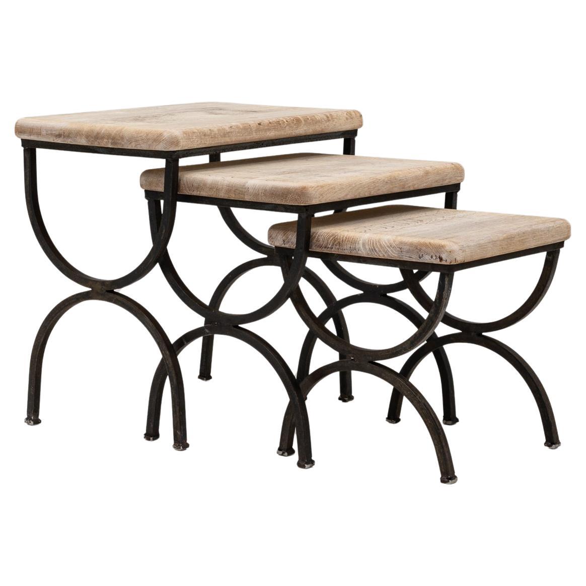 20th Century French Metal Nesting Tables With Wooden Tops, Set of 3 en vente