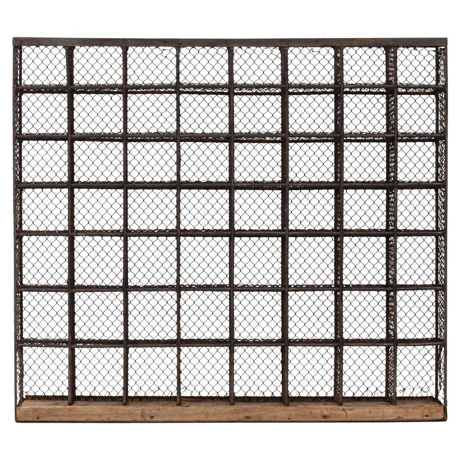 Scaffale francese del XX secolo in metallo con base in legno