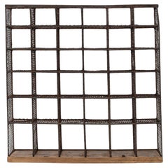 Scaffale francese del XX secolo in metallo con base in legno