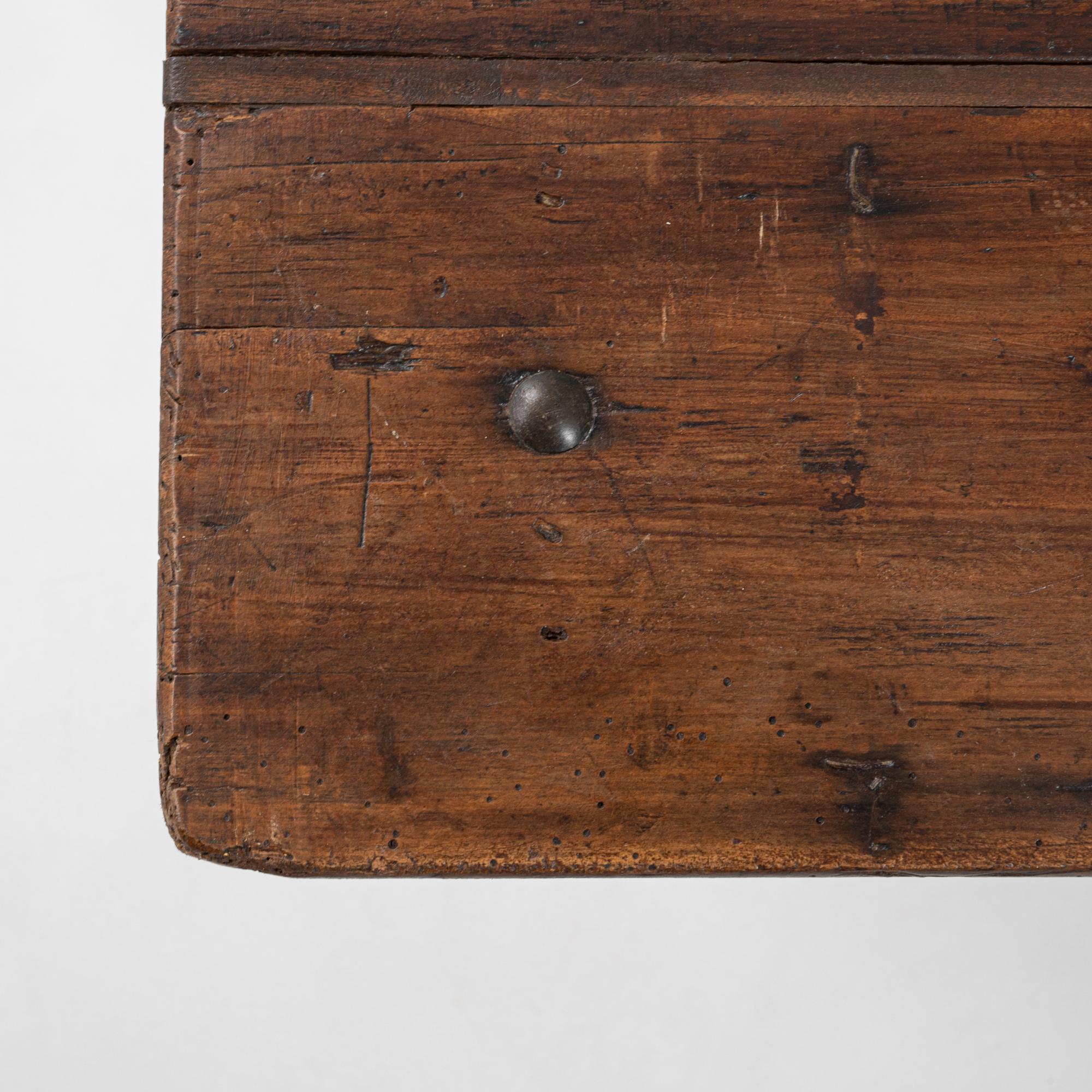 Mesa francesa de metal del siglo XX con tablero de madera en venta 7