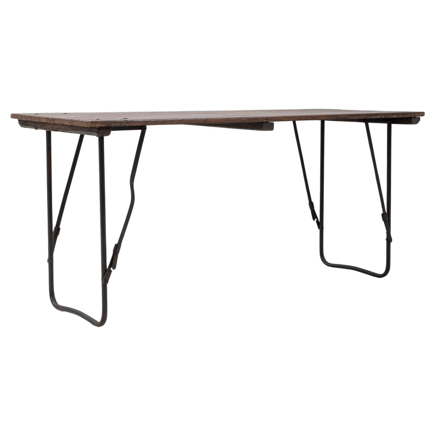 Table en métal avec plateau en bois du 20e siècle