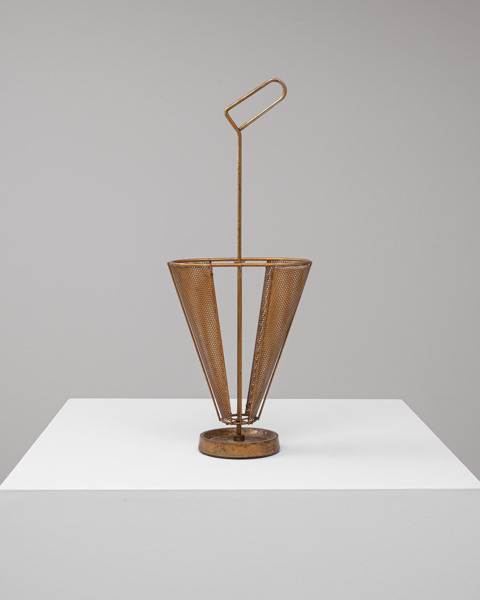 Portaombrelli francese del XX secolo in metallo In condizioni buone in vendita a High Point, NC