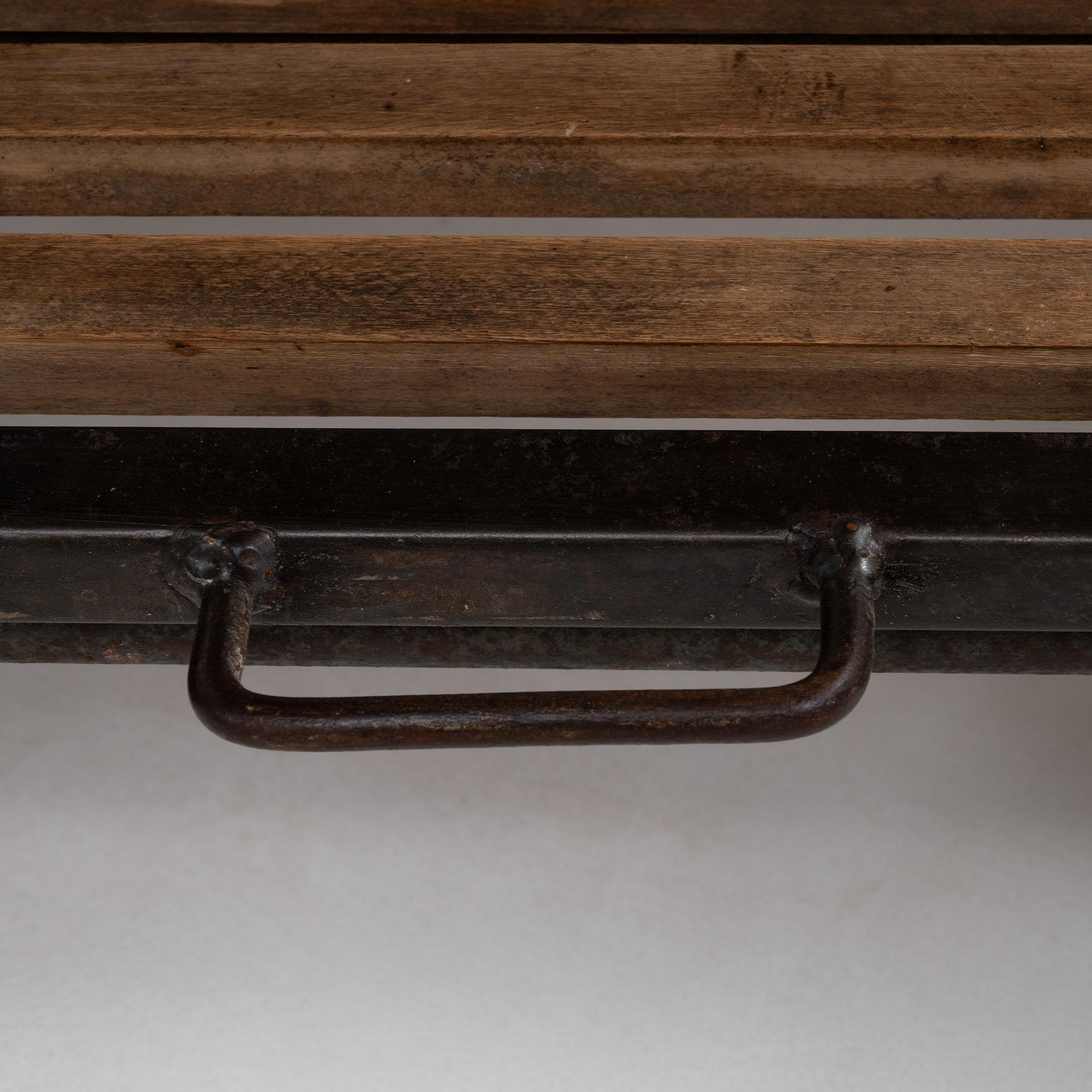 Carrello da forno francese del XX secolo in metallo e legno con ruote in vendita 7