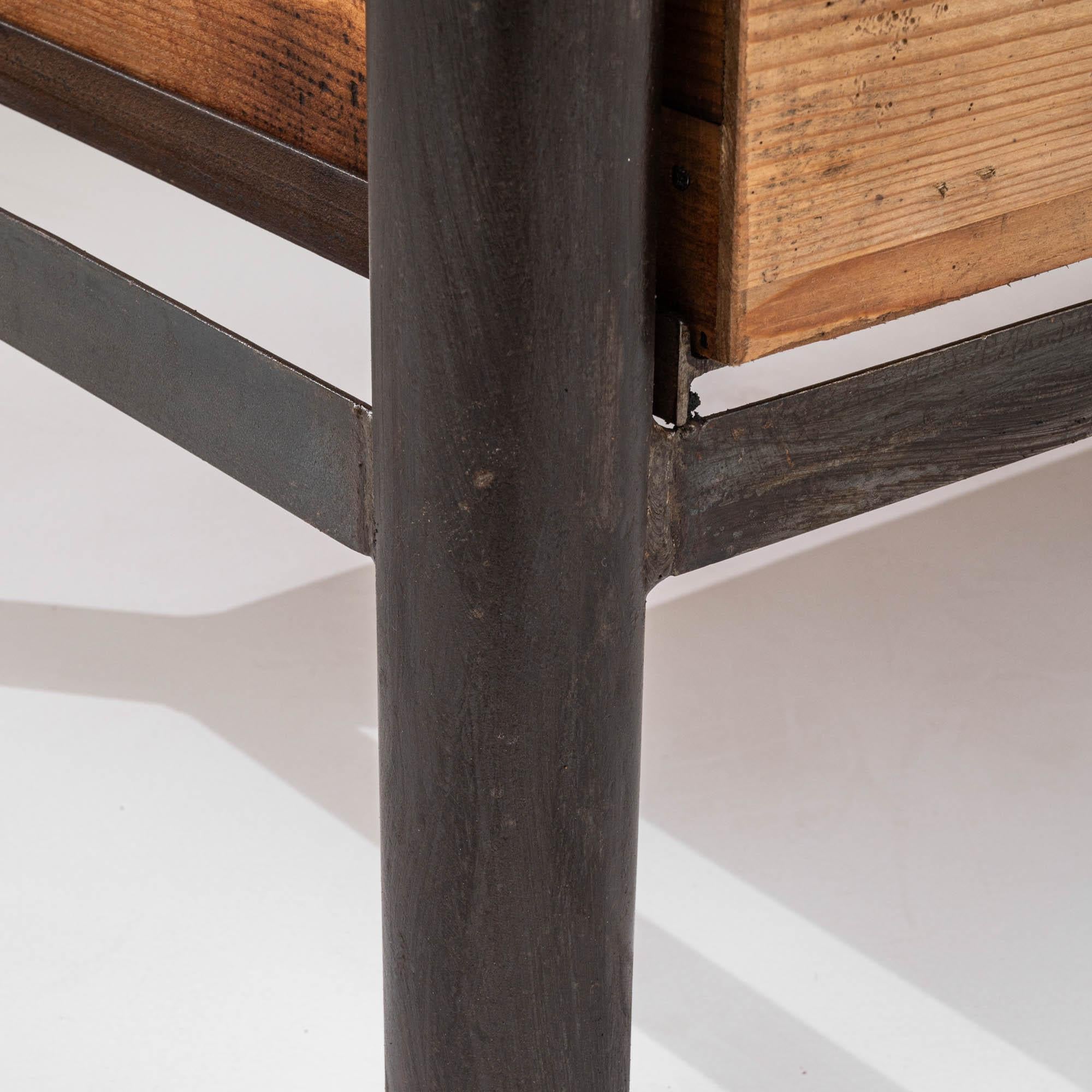 Französischer Arbeitstisch aus Metall und Holz des 20. Jahrhunderts im Angebot 11