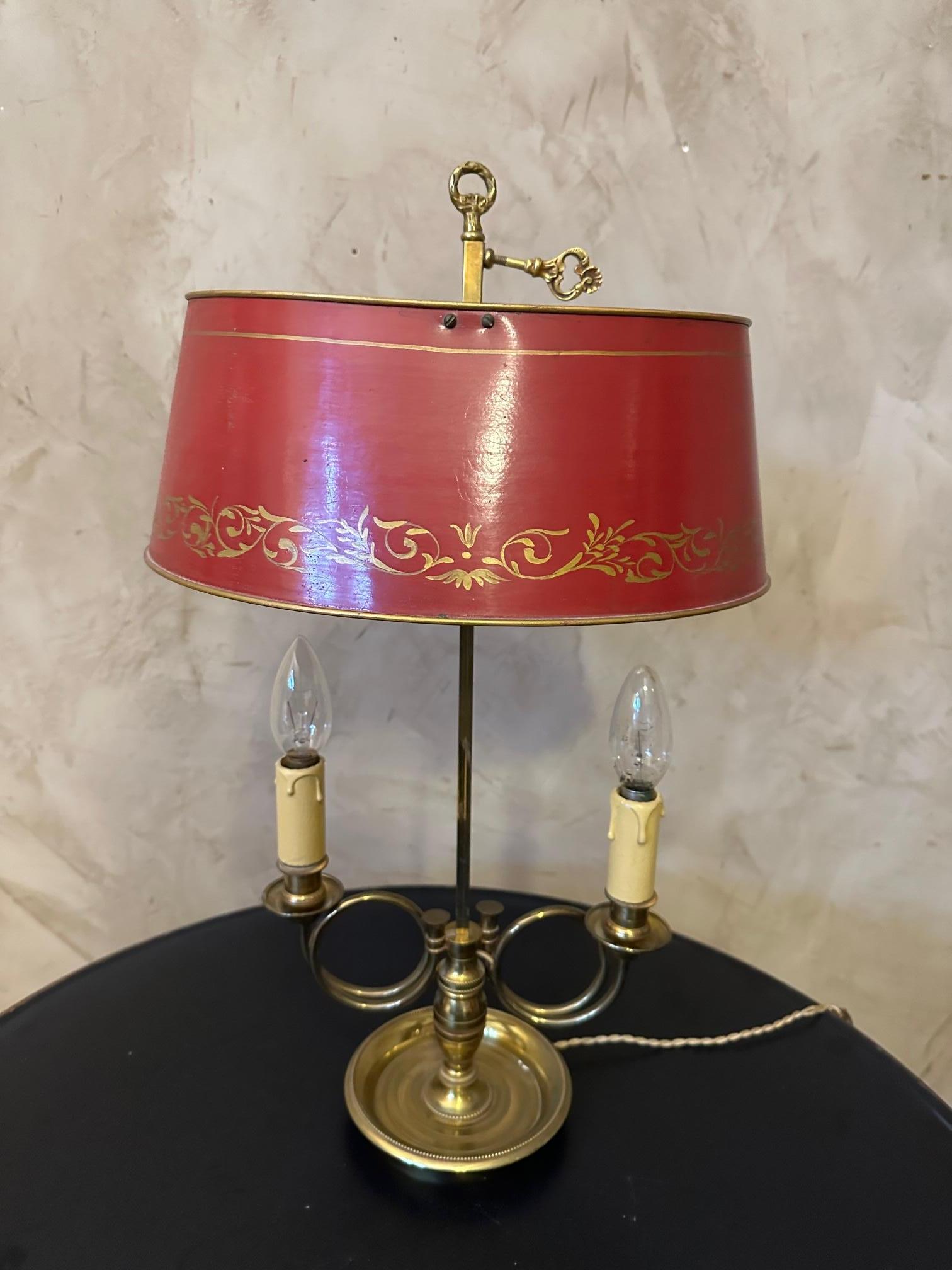 20th century French Mid-century Brass and Hand painted Tole Shade For Sale 2