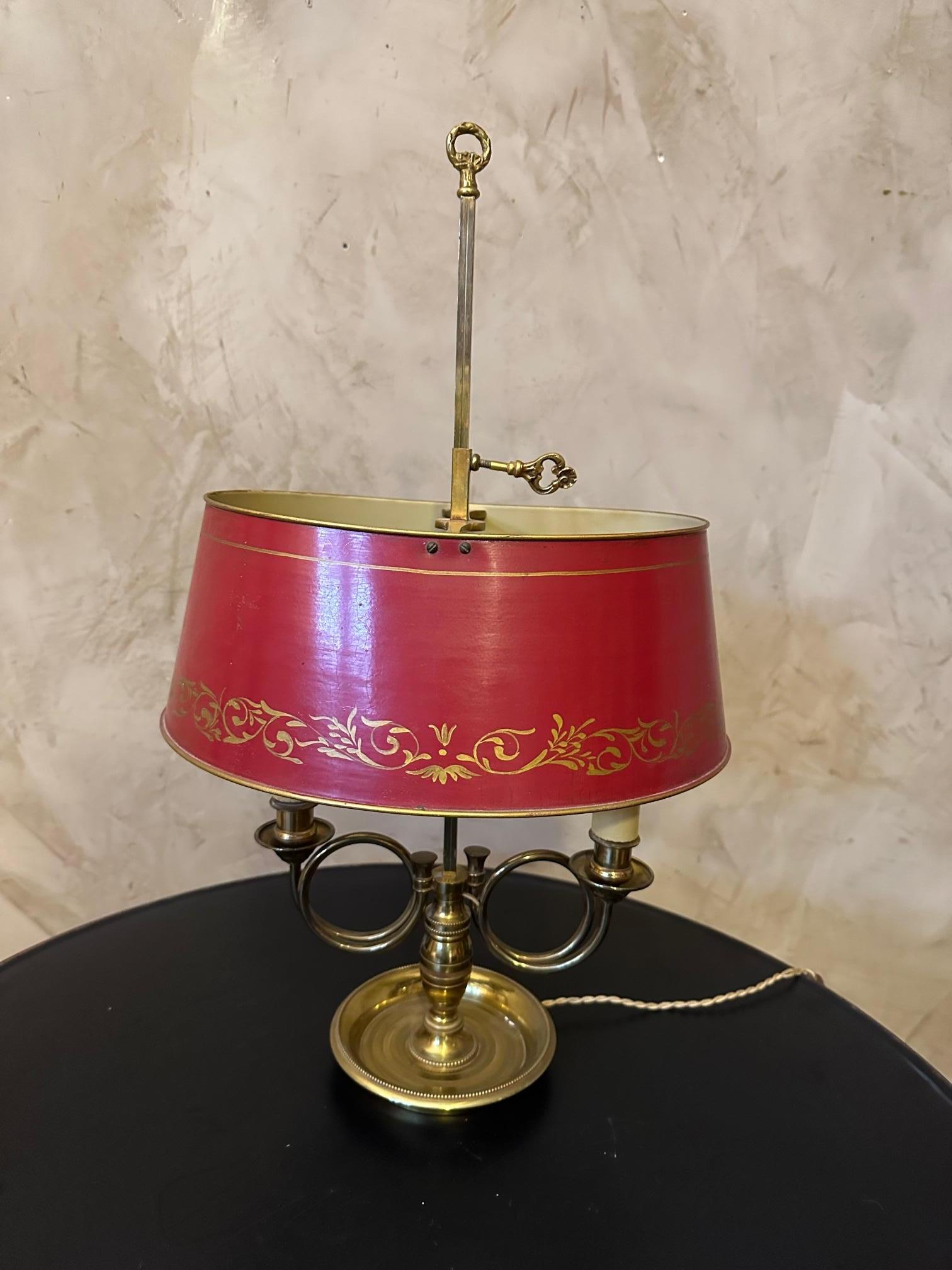 20th century French Mid-century Brass and Hand painted Tole Shade For Sale 3