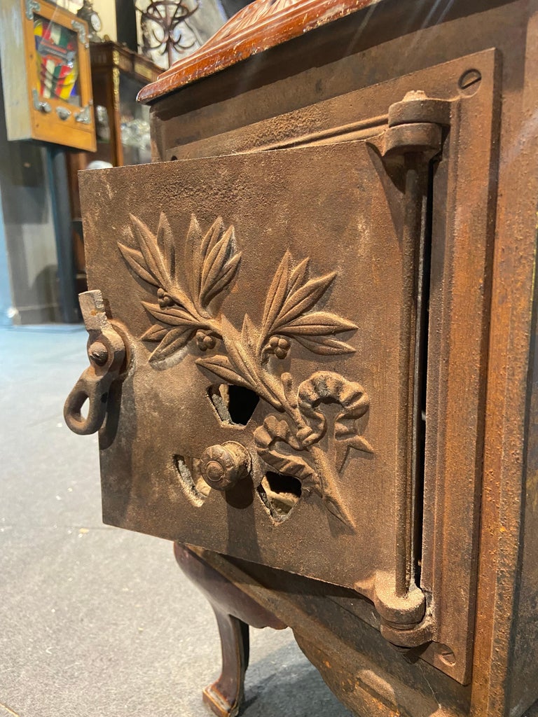20th Century French Mirus Wood Stove in Red Ceramic with Great Decoration  For Sale at 1stDibs | vintage scandia wood stove, parlor stove made in  taiwan, antique wood stove