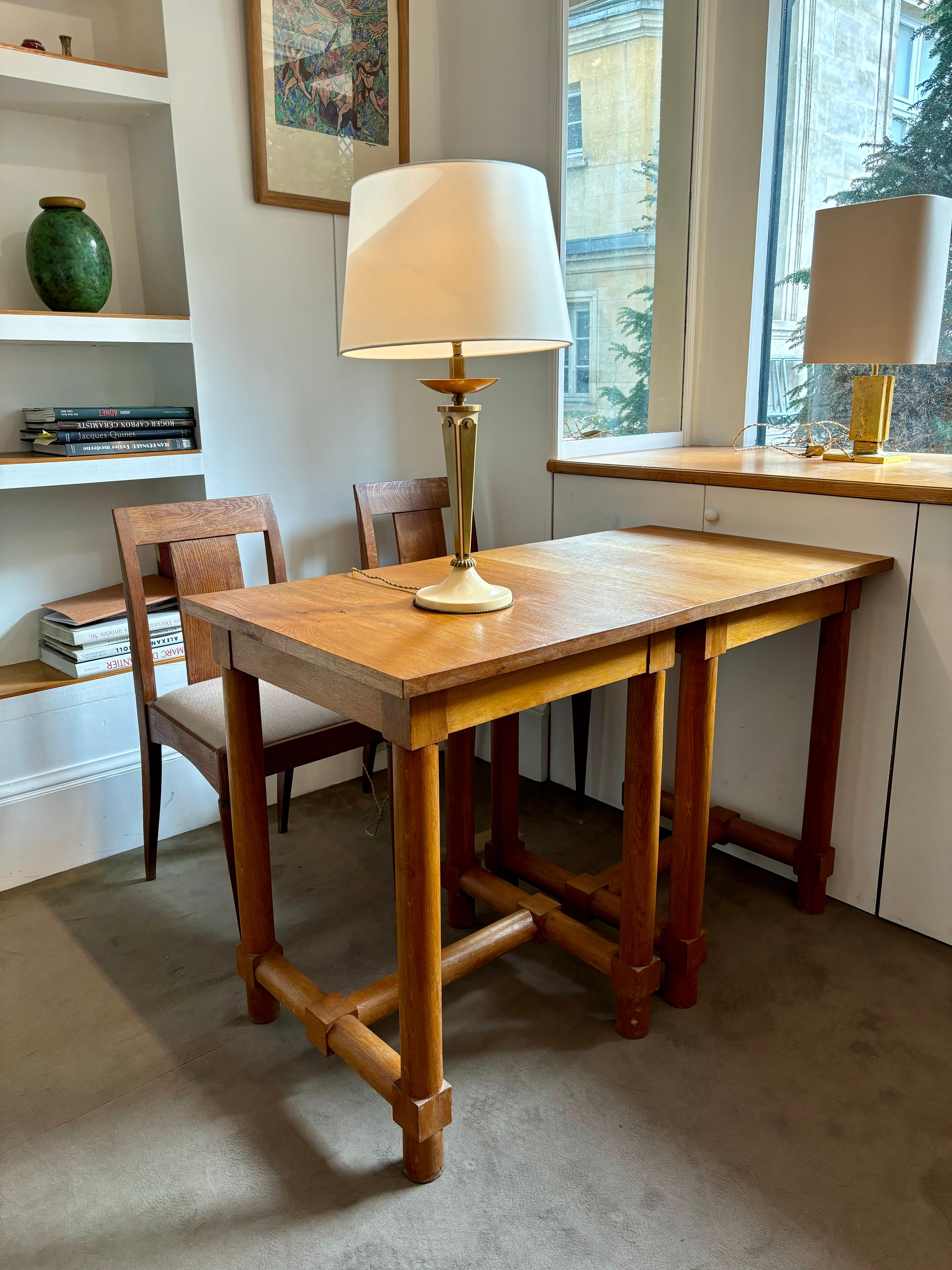 Pareja de mesas auxiliares modernistas francesas del siglo XX de Jacques Adnet Francés en venta