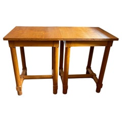 Paire de tables d'appoint modernistes françaises du 20ème siècle par Jacques Adnet