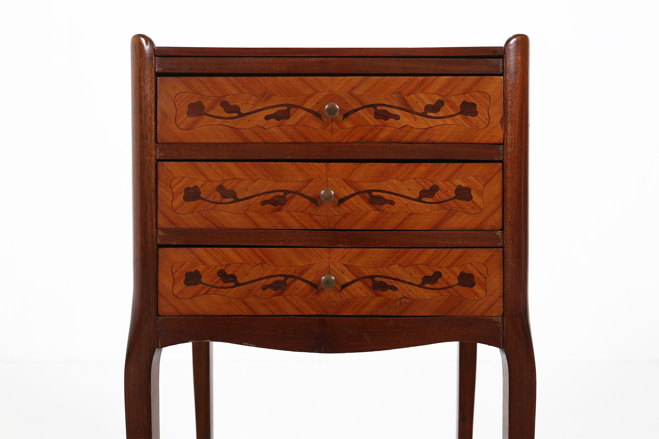 Carved 20th Century French Napoleon III style nightstand or small cabinet For Sale