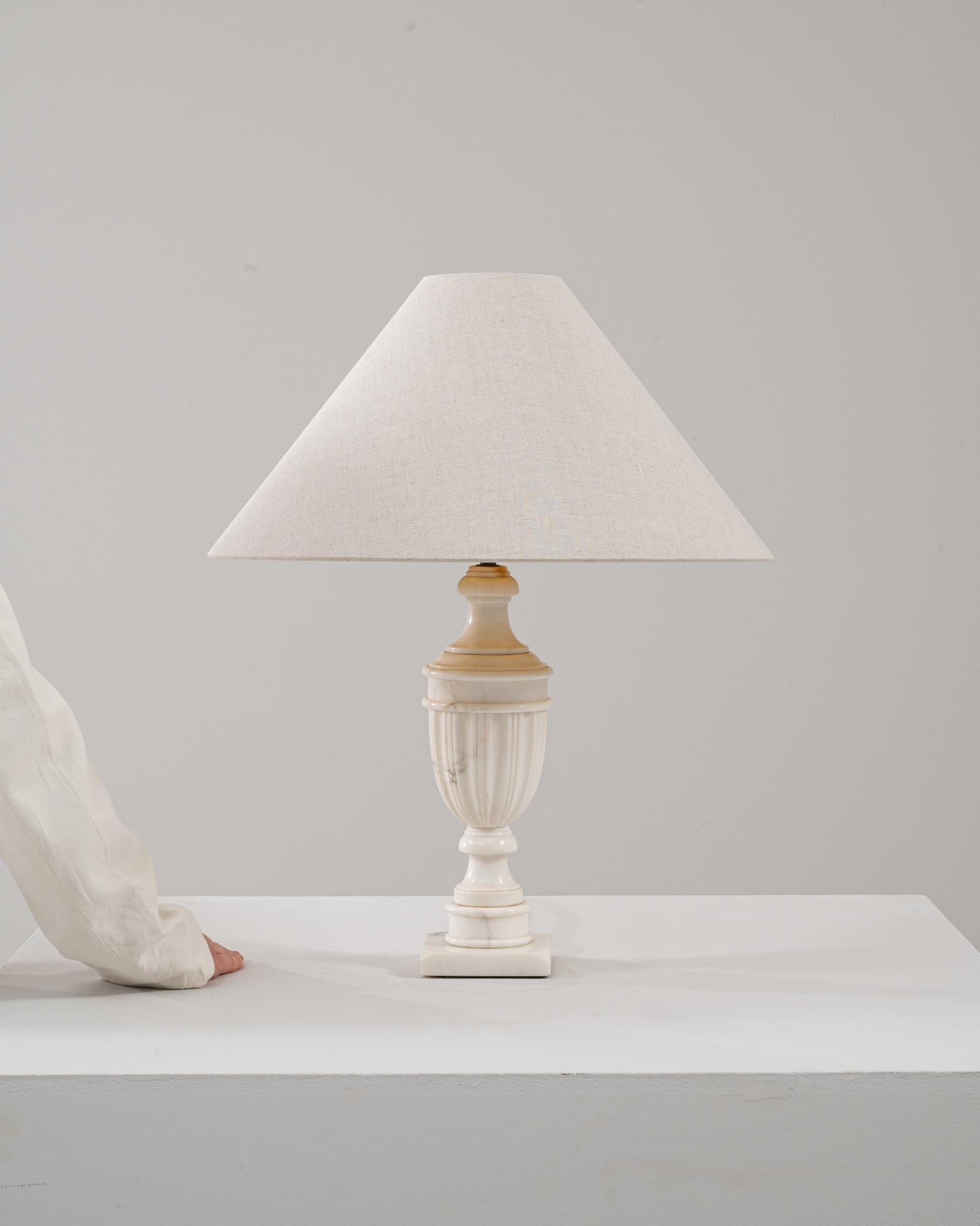 Lámpara de mesa de mármol neoclásica francesa del siglo XX Francés en venta