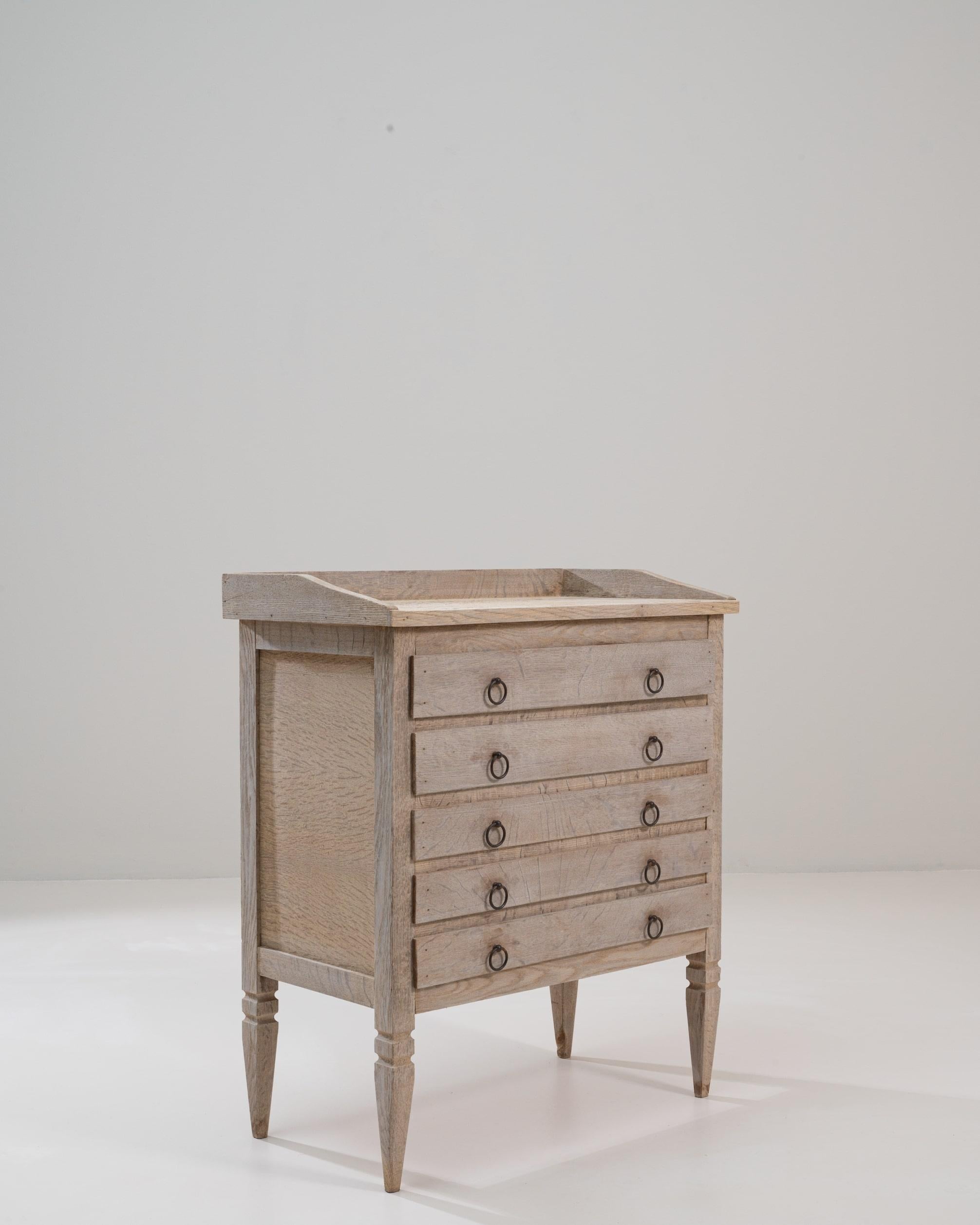 Cassettiera in legno neoclassica francese del XX secolo in vendita 2