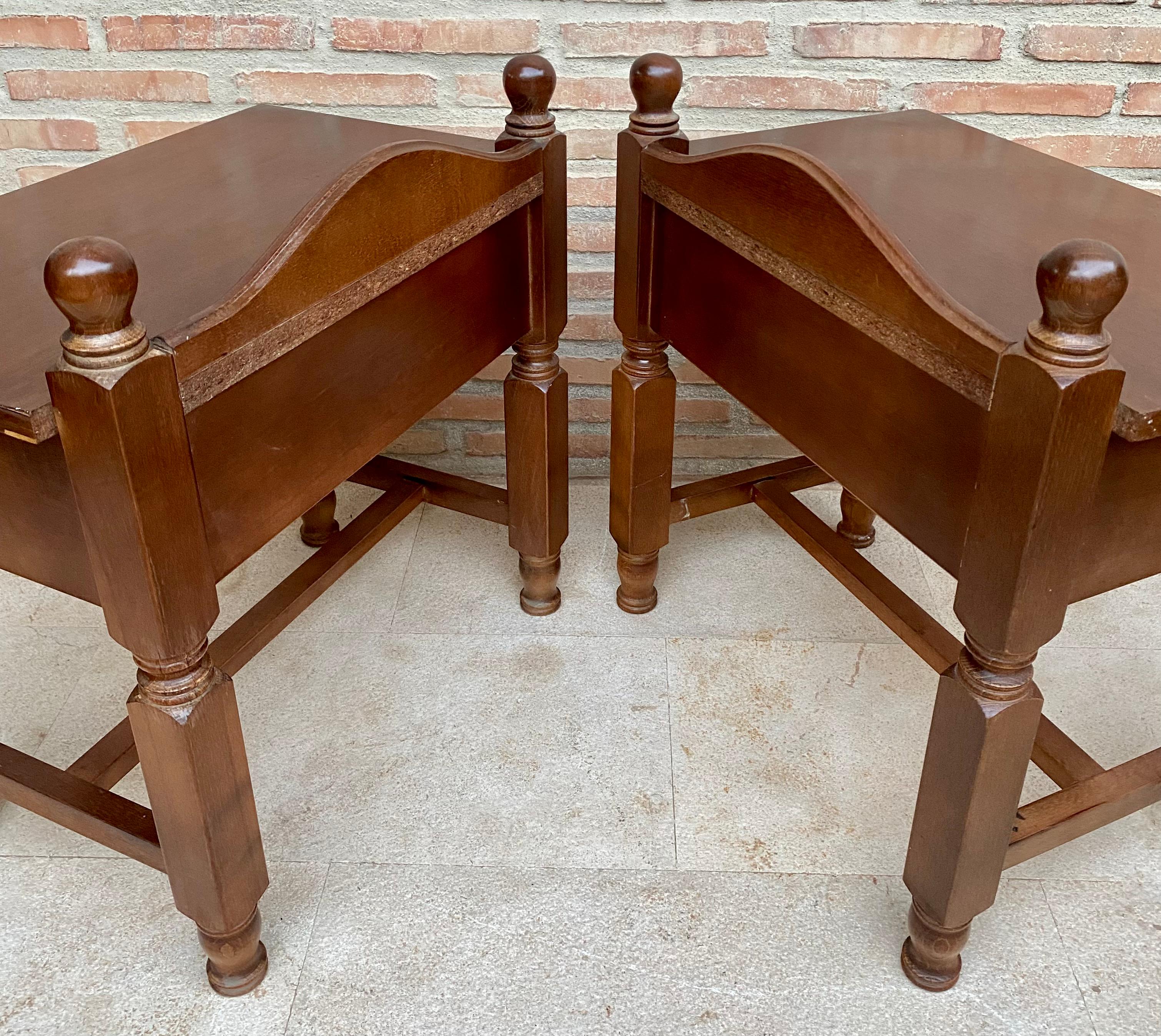 Tables de chevet à un tiroir, France, 20e siècle, 1950, ensemble de 2 en vente 5