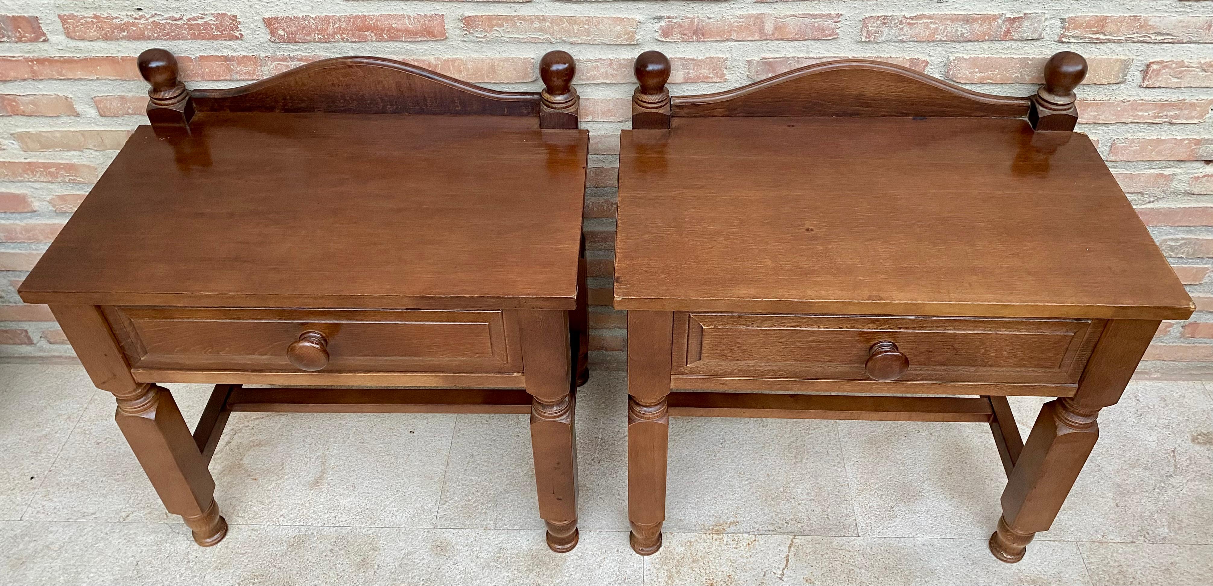 Français Tables de chevet à un tiroir, France, 20e siècle, 1950, ensemble de 2 en vente