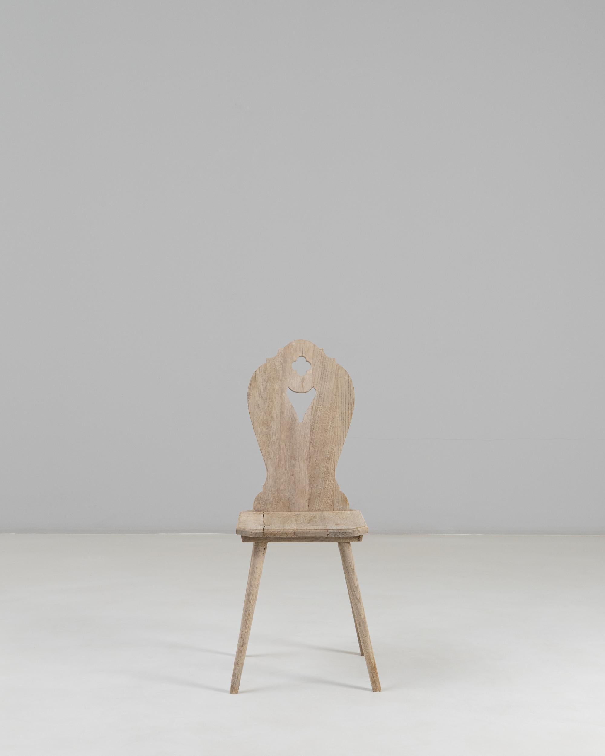 Français 20th Century French Oak Alpine Dining Chair en vente