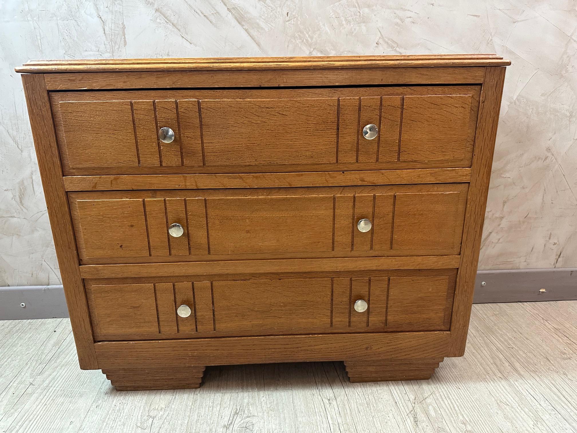 Art Déco Cassettiera Art déco francese del XX secolo in Oak e ottone, anni '30 in vendita