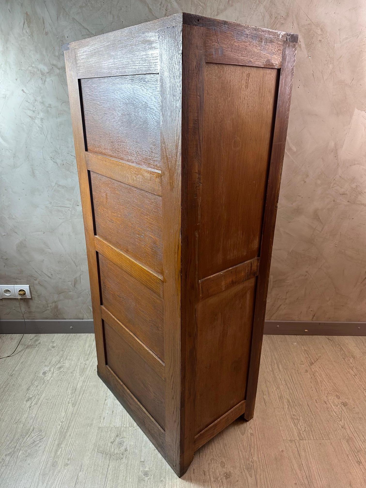 20th century French Oak and Brass Four Drawers Office File Cabinet For Sale 6