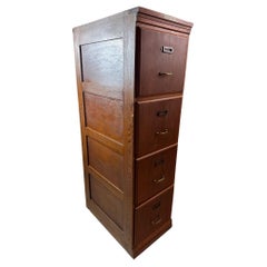 Archivio per ufficio a quattro cassetti in Oak Oak e ottone del XX secolo