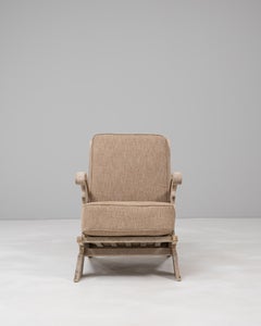 Sillón francés de roble del siglo XX con asiento y respaldo tapizados