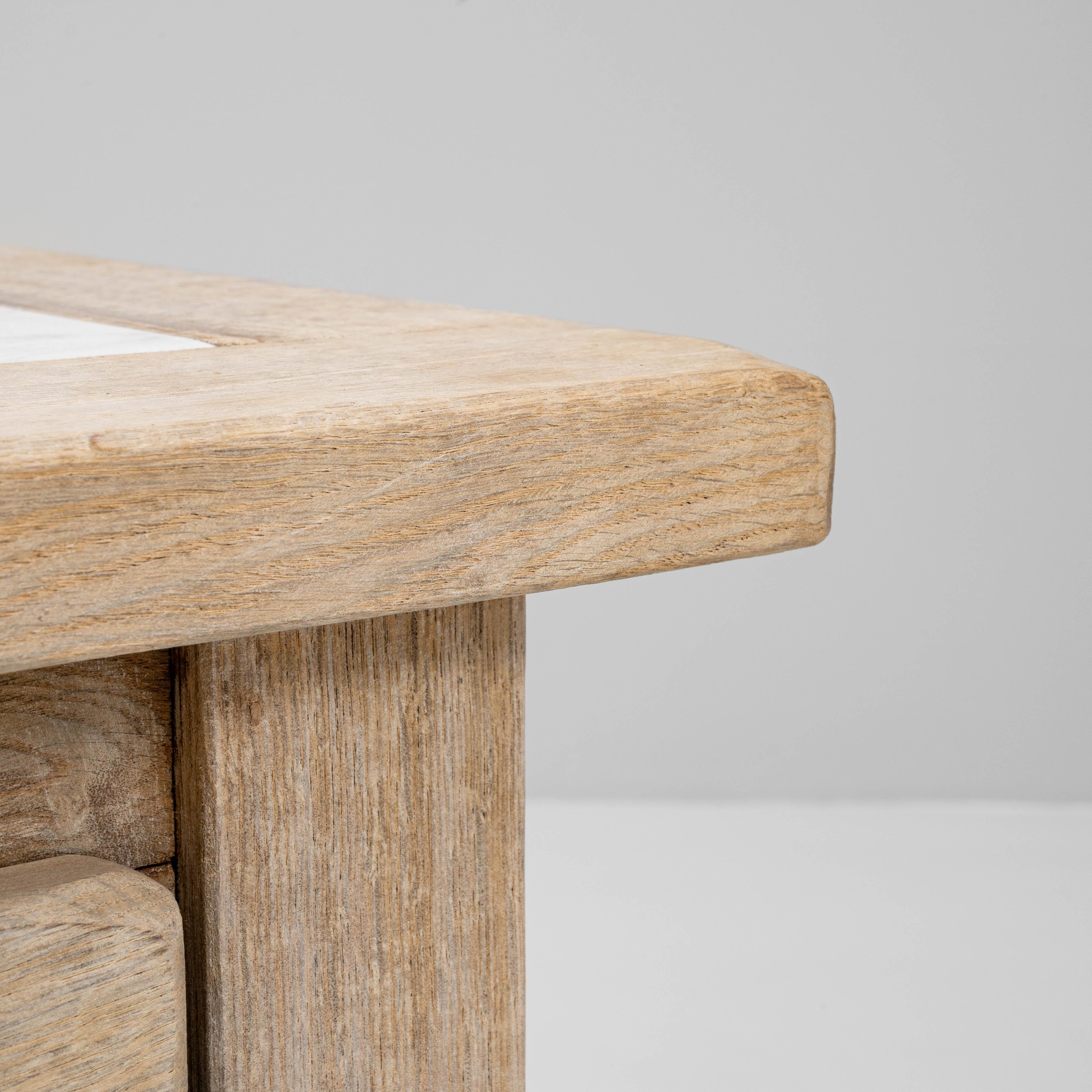 Table de chevet en Oak Oak français du 20ème siècle avec plateau en marbre en vente 4