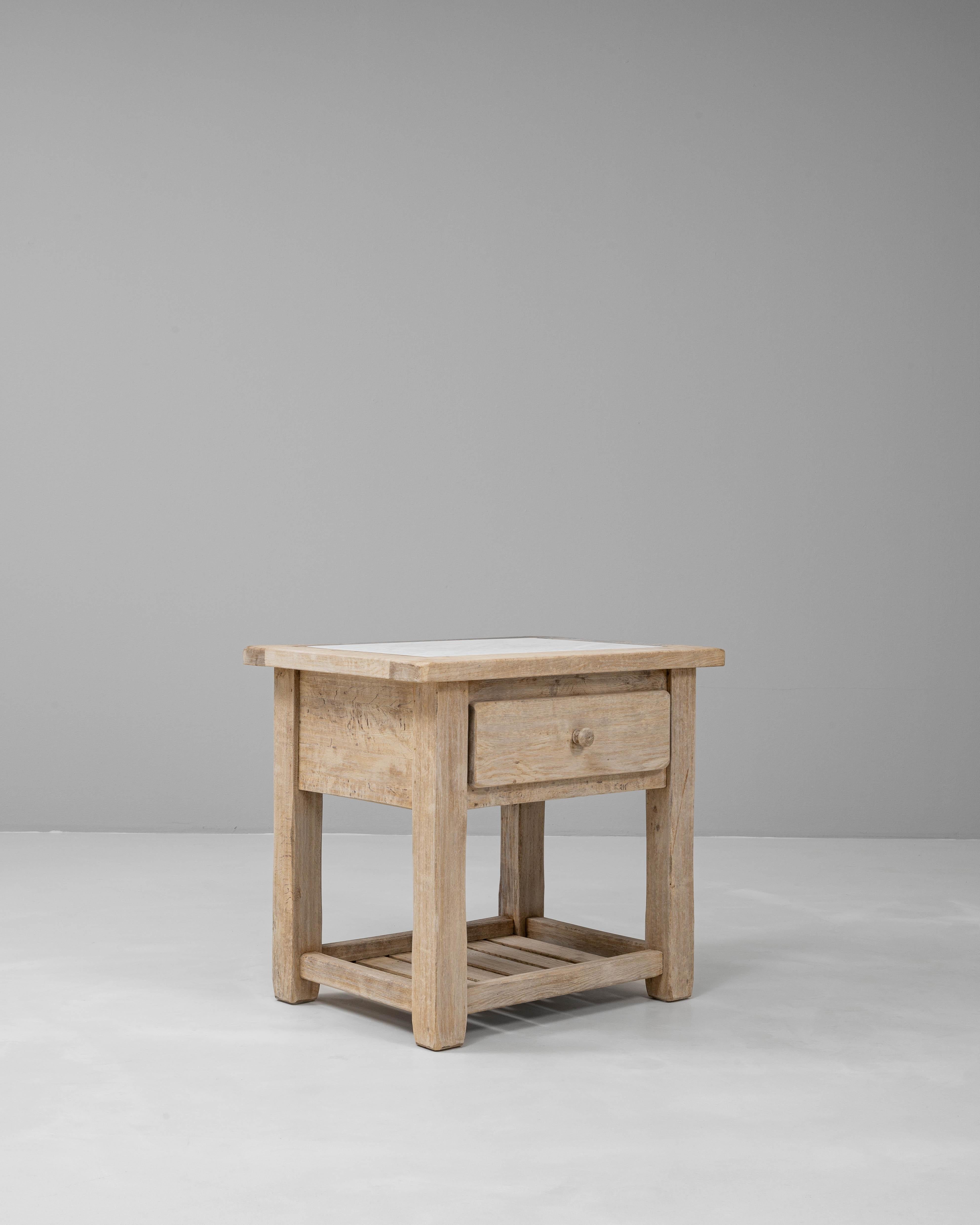 20ième siècle Table de chevet en Oak Oak français du 20ème siècle avec plateau en marbre en vente