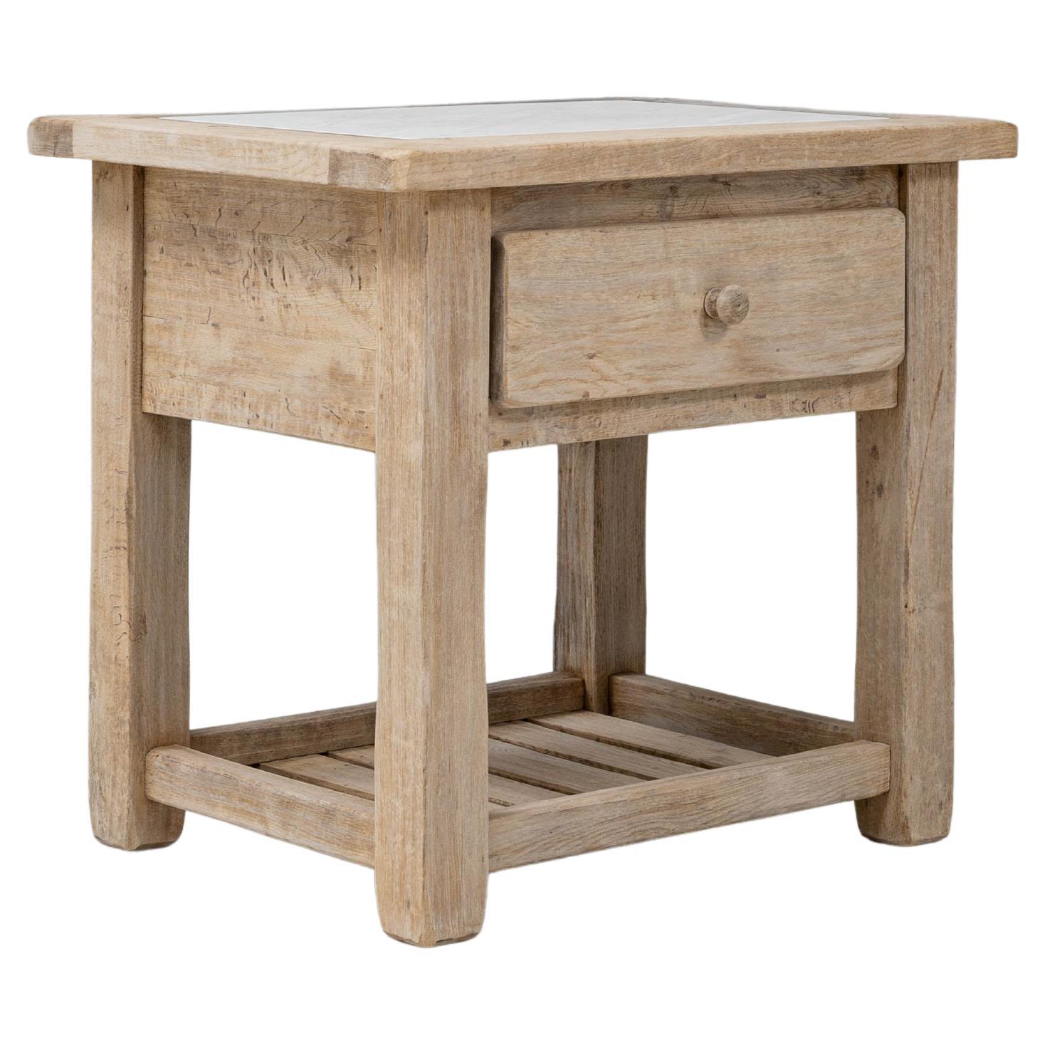 Table de chevet en Oak Oak français du 20ème siècle avec plateau en marbre