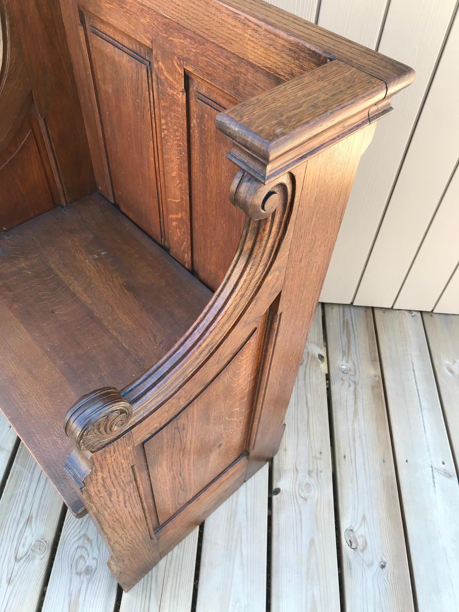 20th Century French Oak Church Bench In Good Condition In LEGNY, FR