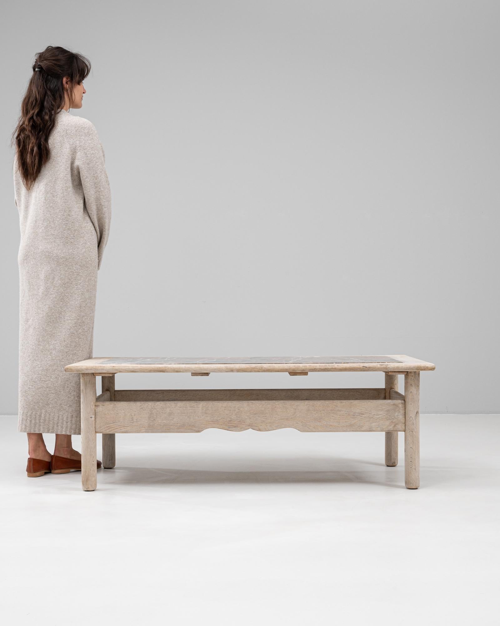 20th Century French Oak Coffee Table With Marble Top (Französisch) im Angebot