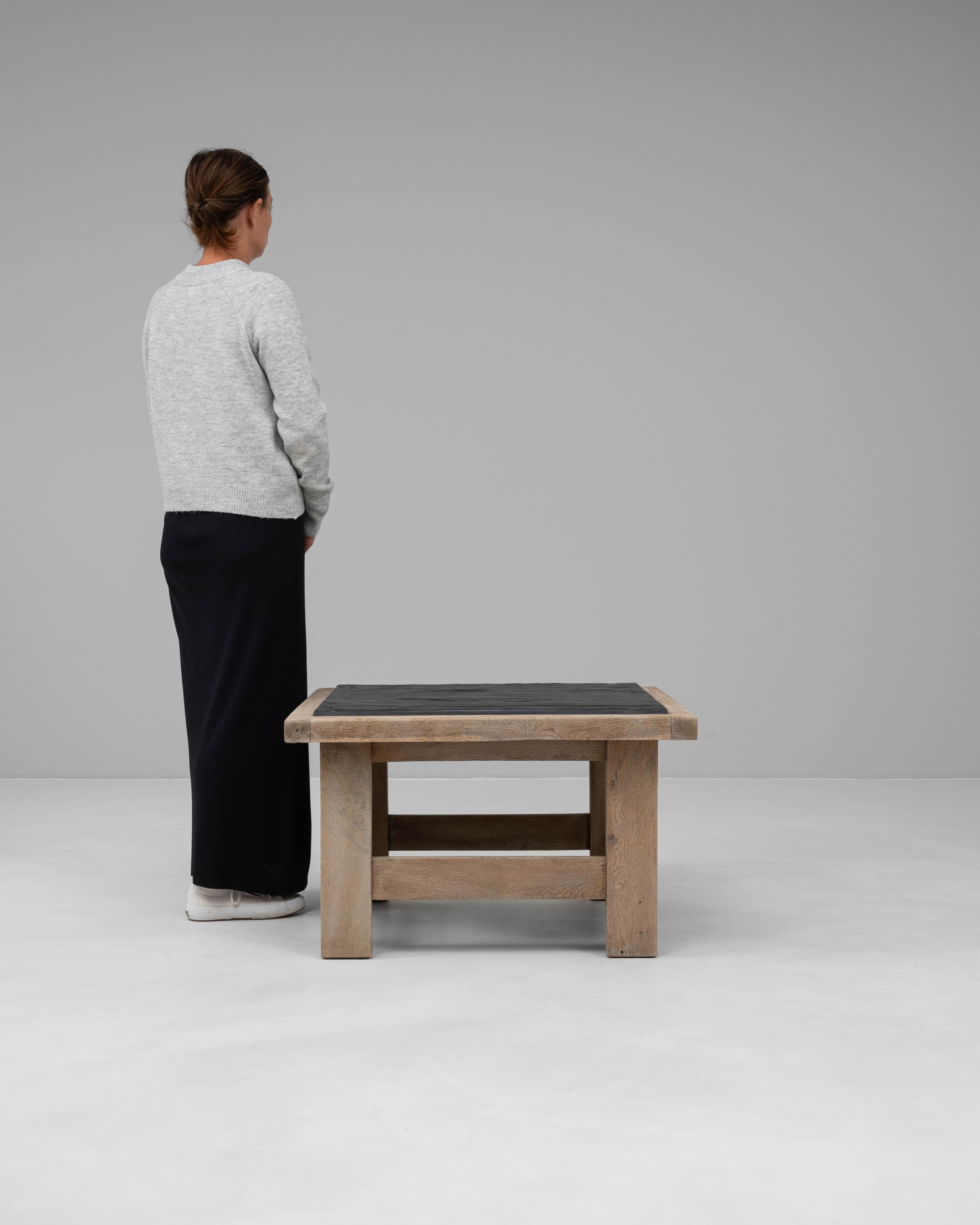 Français 20th Century French Oak Coffee Table With Slate Top en vente
