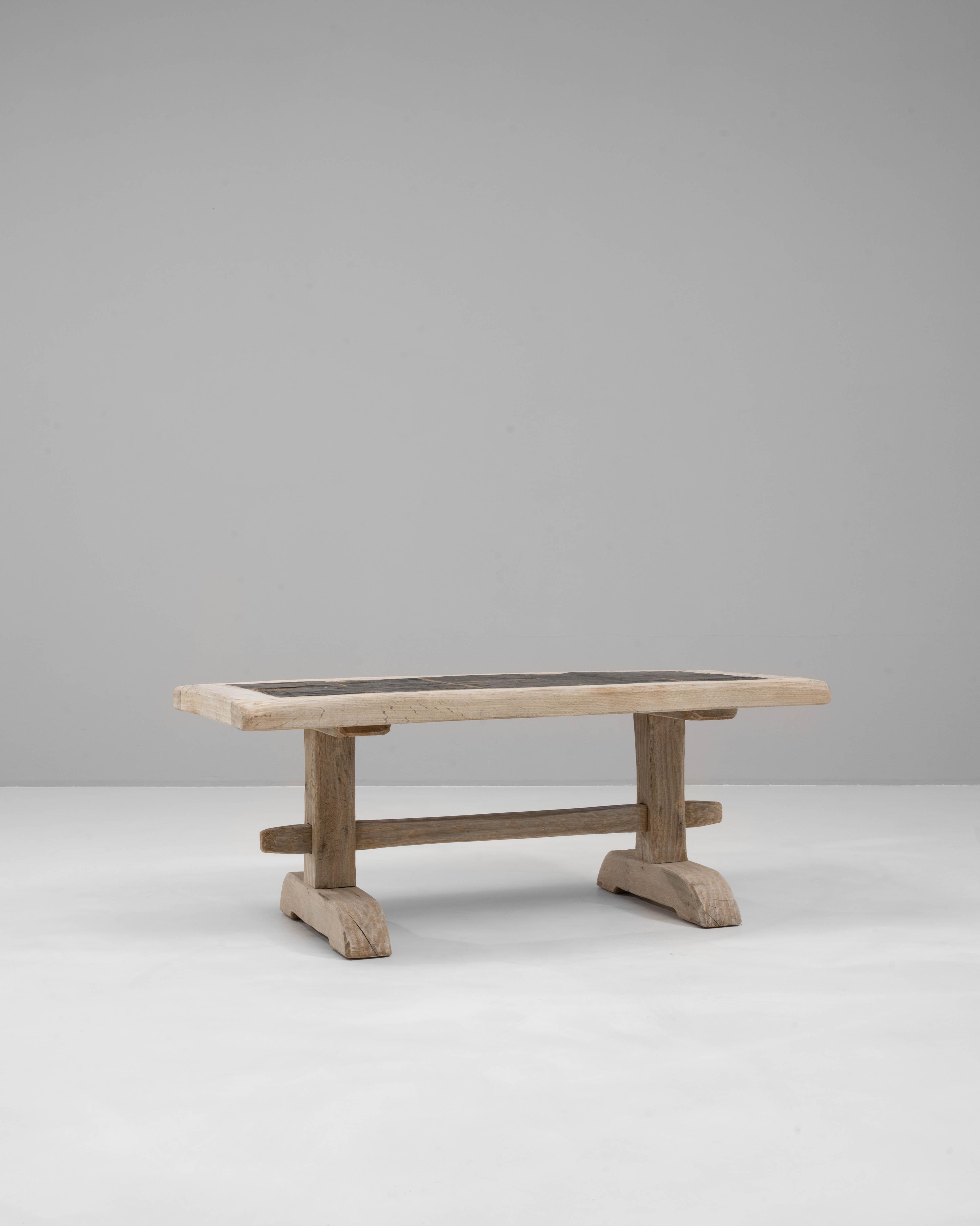 Table basse en Oak Oak français du 20e siècle avec plateau en ardoise Bon état - En vente à High Point, NC
