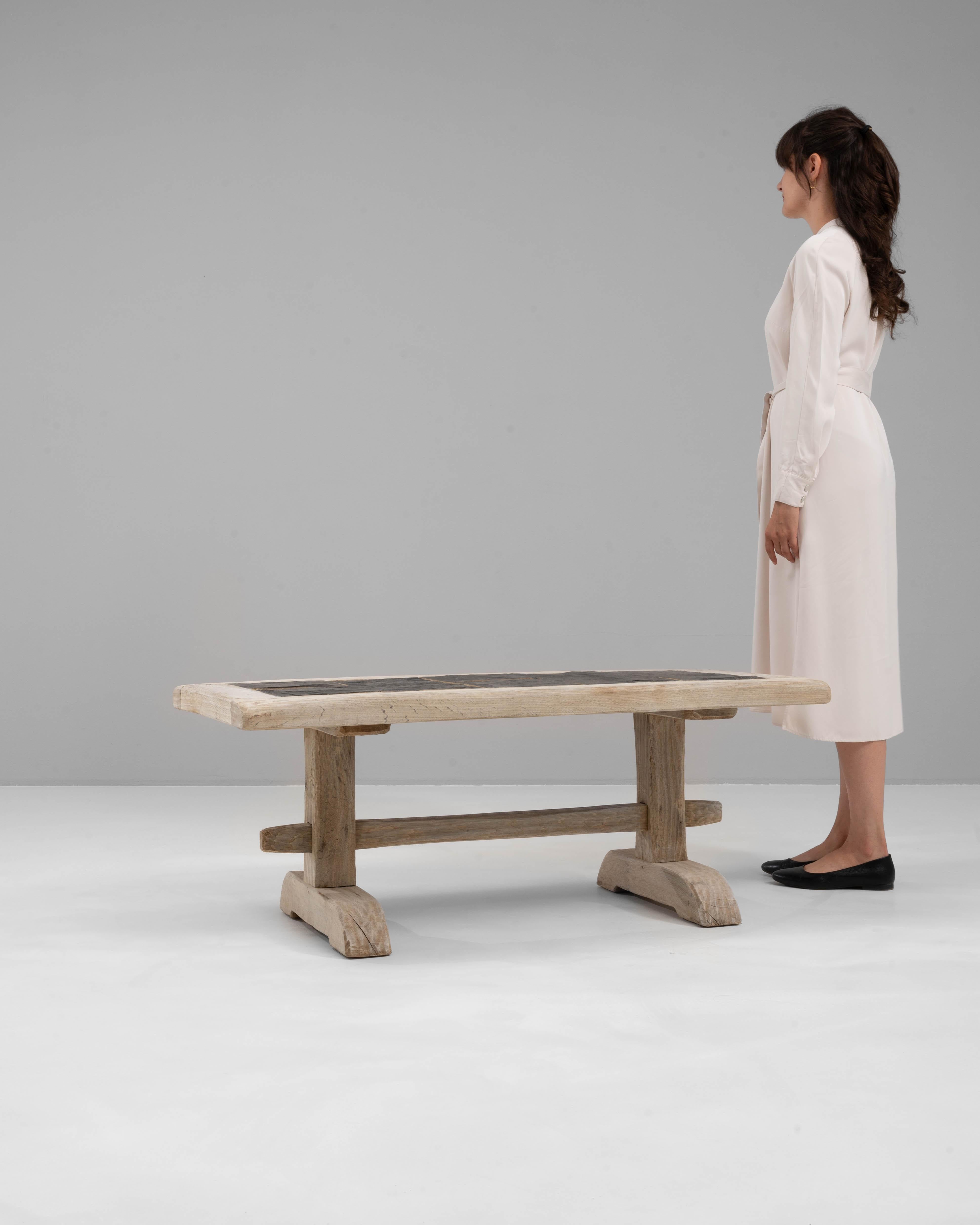20ième siècle Table basse en Oak Oak français du 20e siècle avec plateau en ardoise en vente