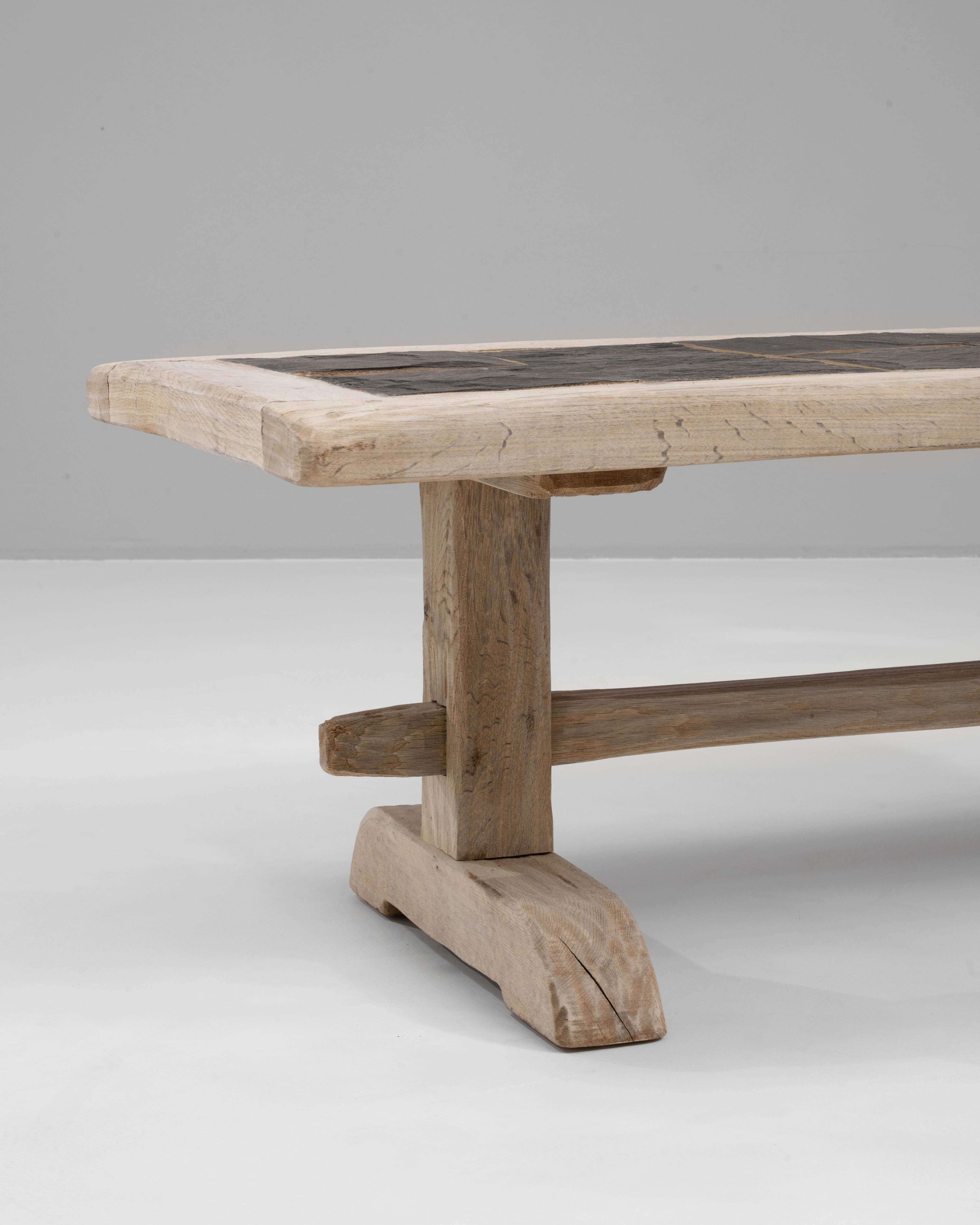 Ardoise Table basse en Oak Oak français du 20e siècle avec plateau en ardoise en vente