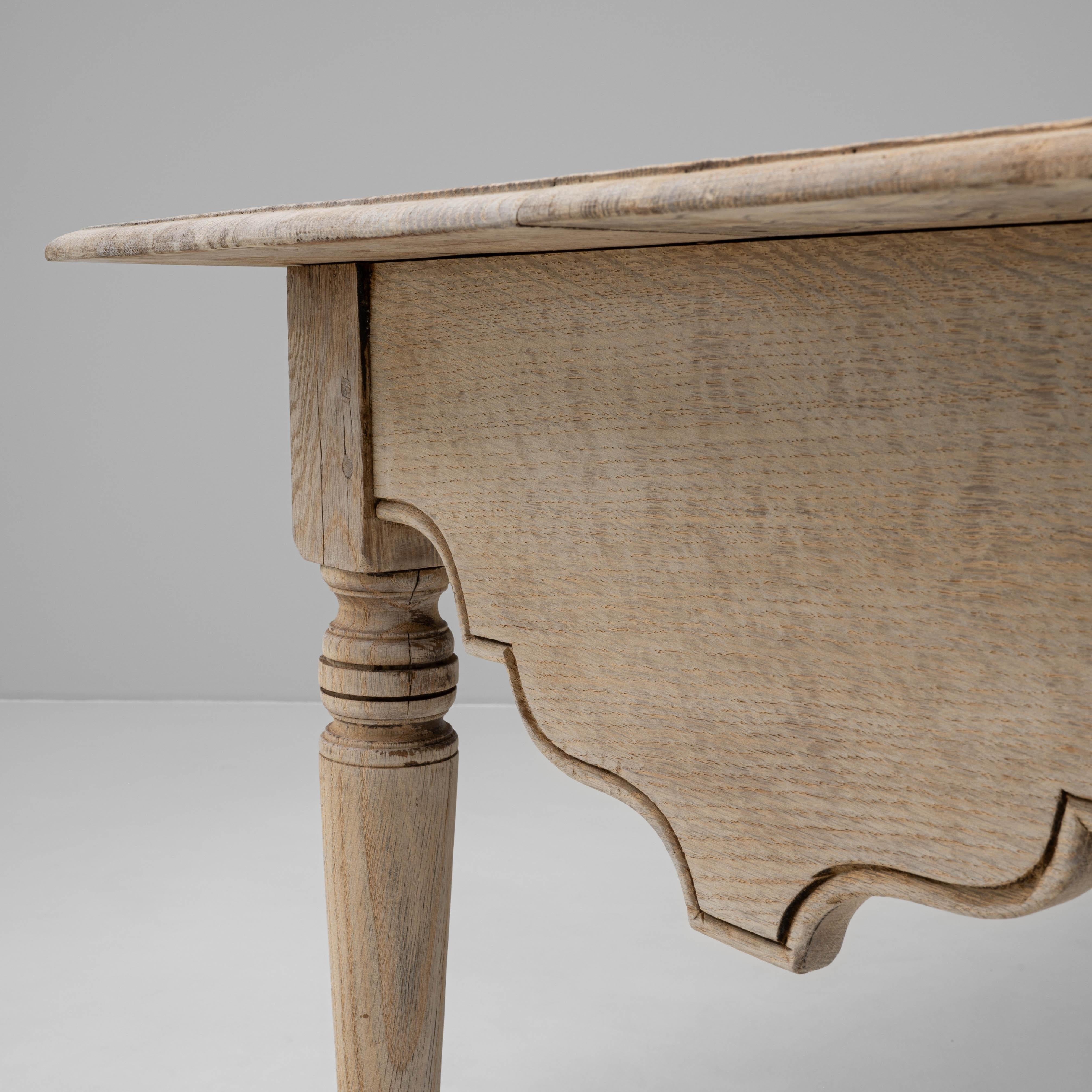 Table de salle à manger en Oak français du 20e siècle en vente 4