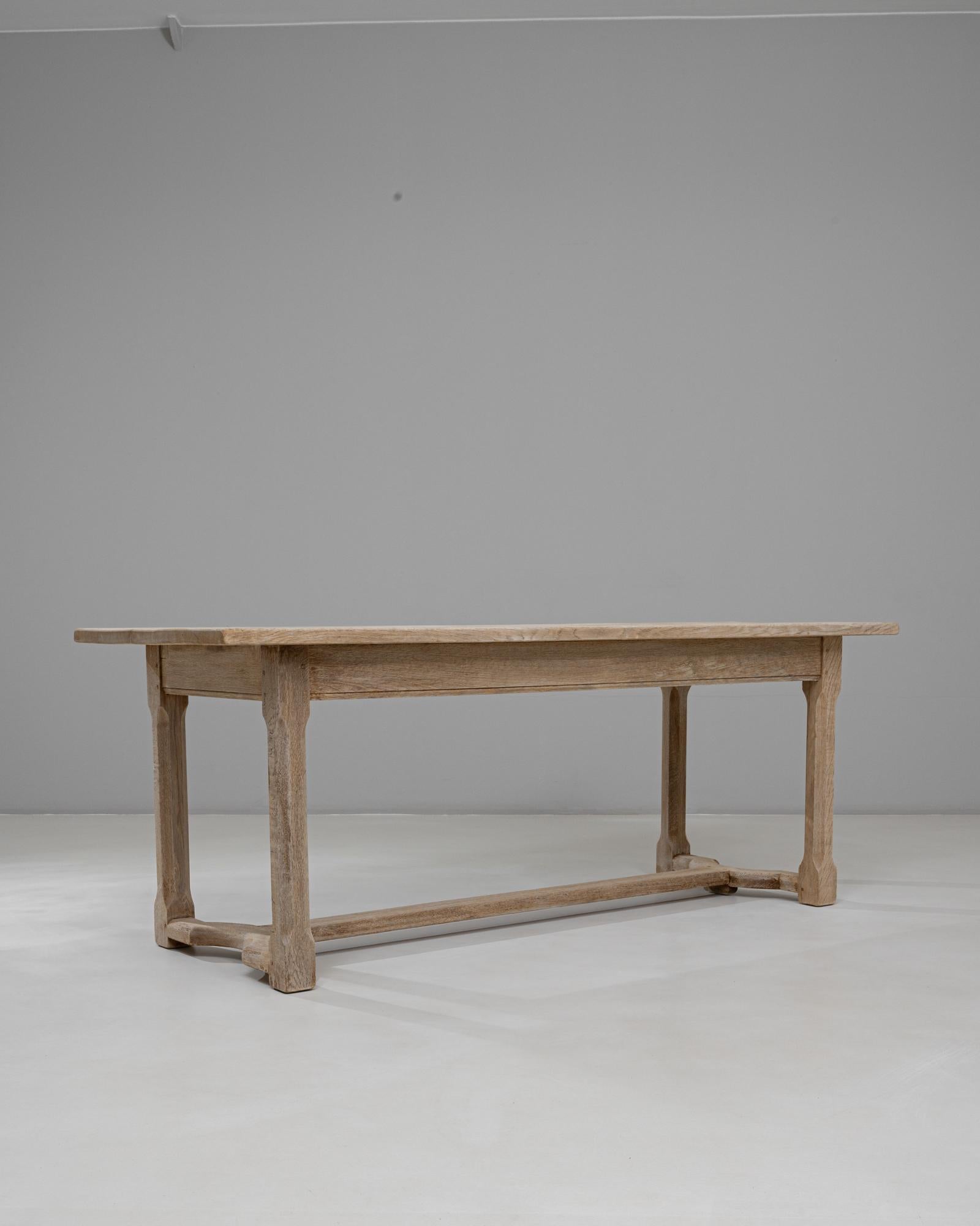 Mesa de comedor francesa de roble del siglo XX en venta 5