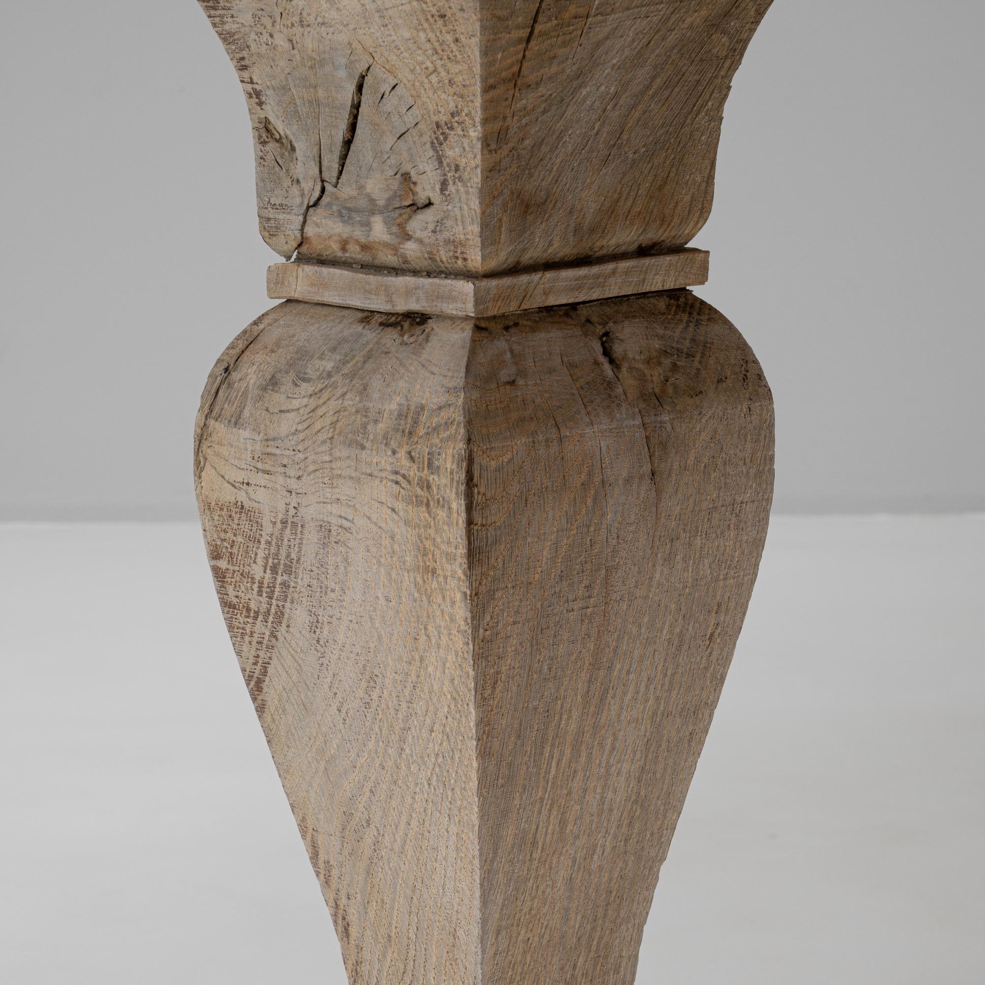 Mesa de comedor francesa de roble del siglo XX en venta 6