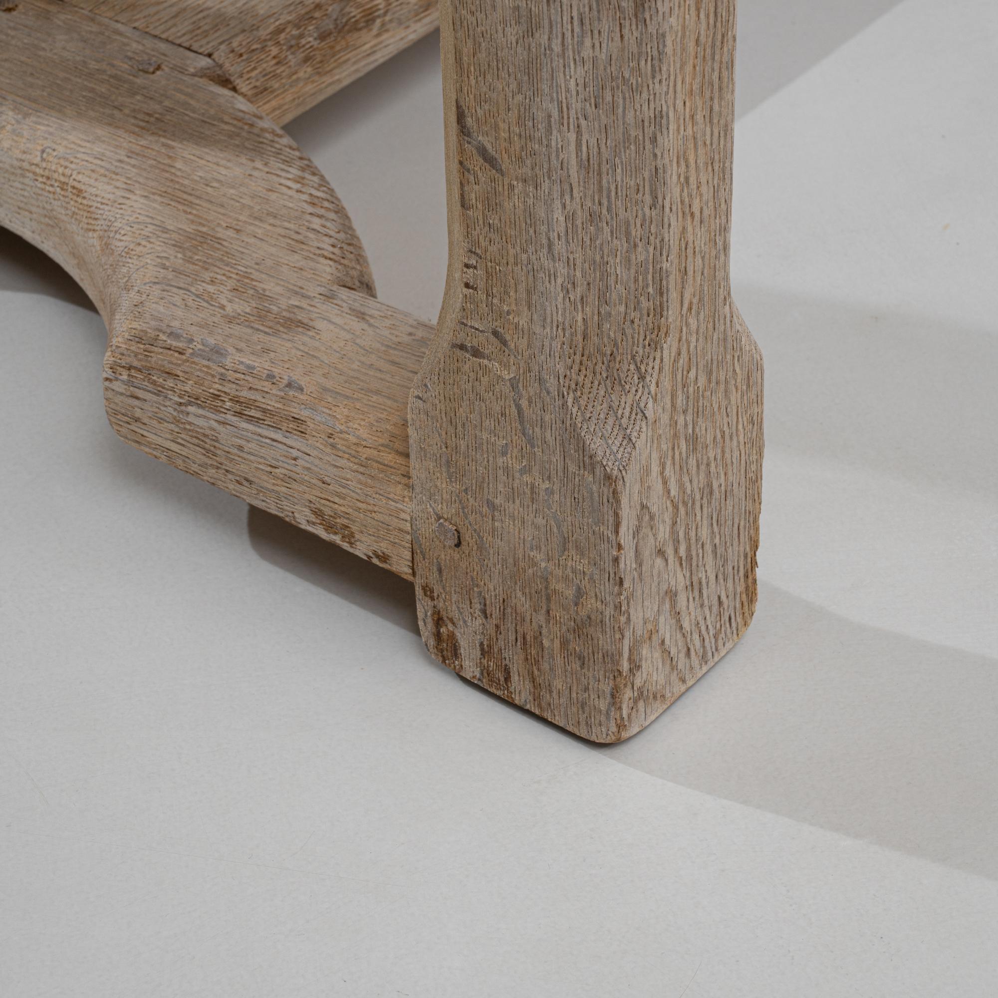 Mesa de comedor francesa de roble del siglo XX en venta 9