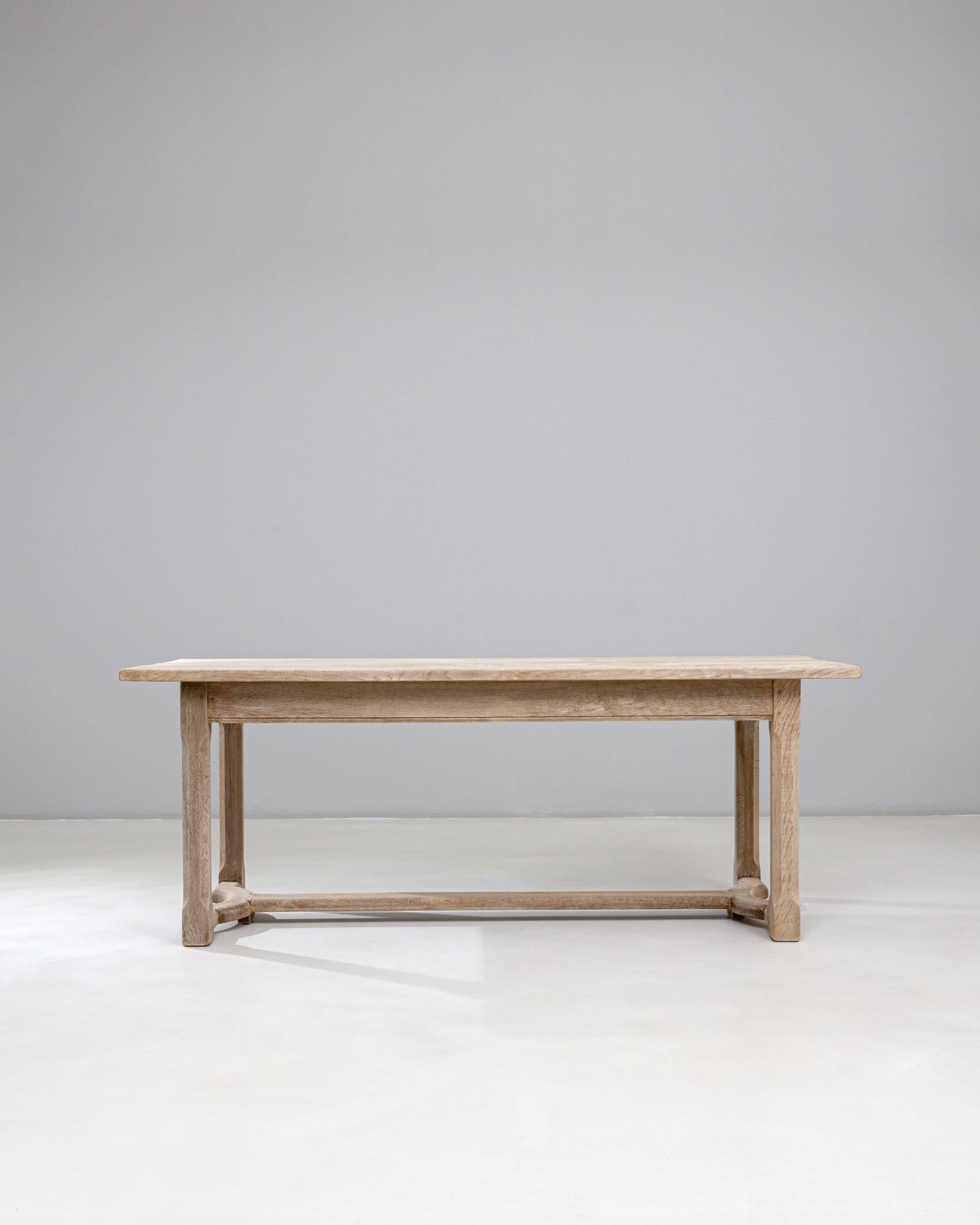 Mesa de comedor francesa de roble del siglo XX Francés en venta