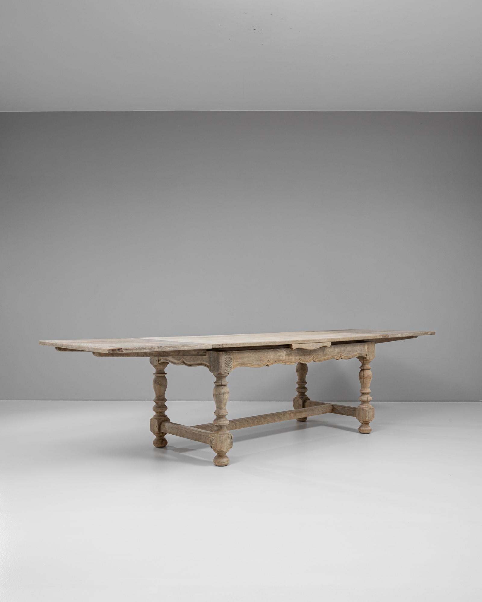20th Century French Oak Dining Table For Sale 1