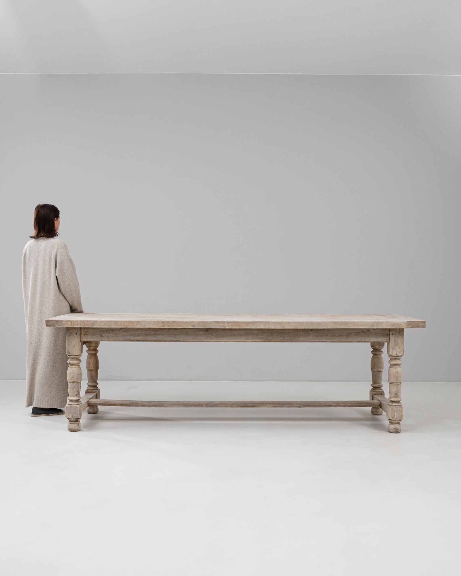 20th Century French Oak Dining Table For Sale 1
