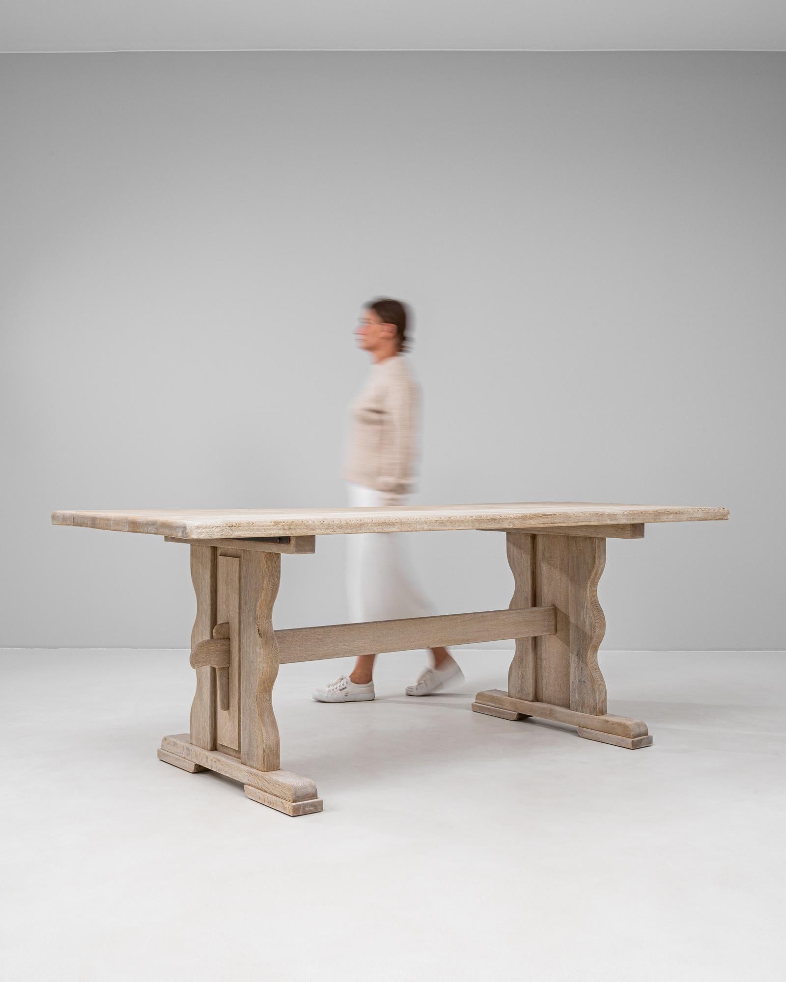 20ième siècle Table de salle à manger en Oak français du 20e siècle en vente