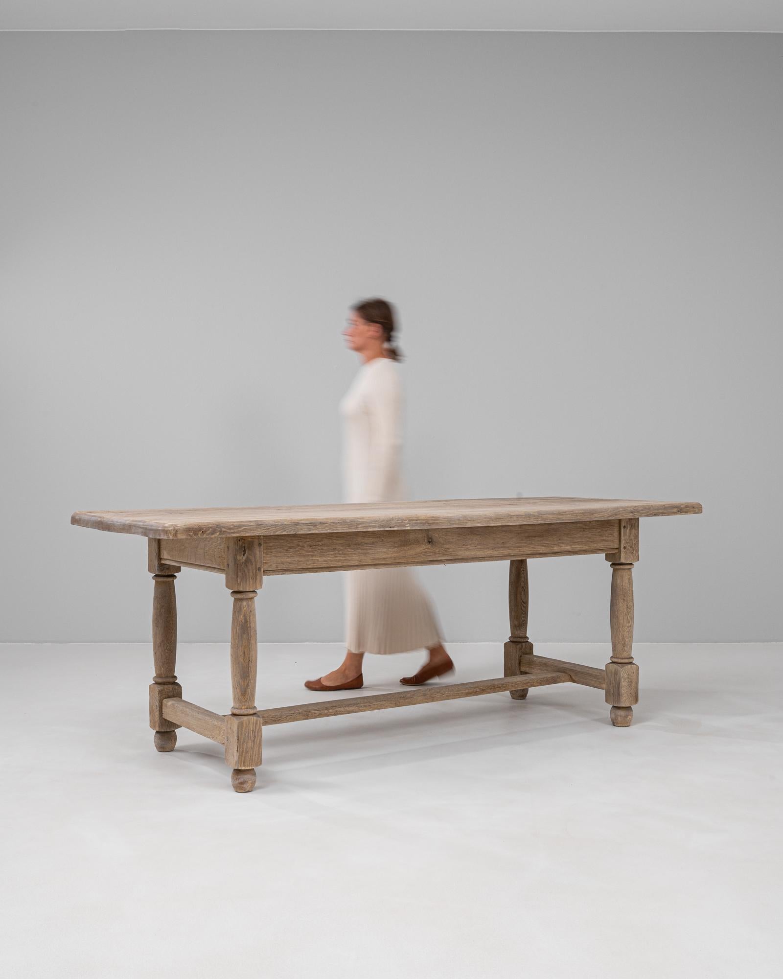 20ième siècle Table de salle à manger en Oak français du 20e siècle en vente